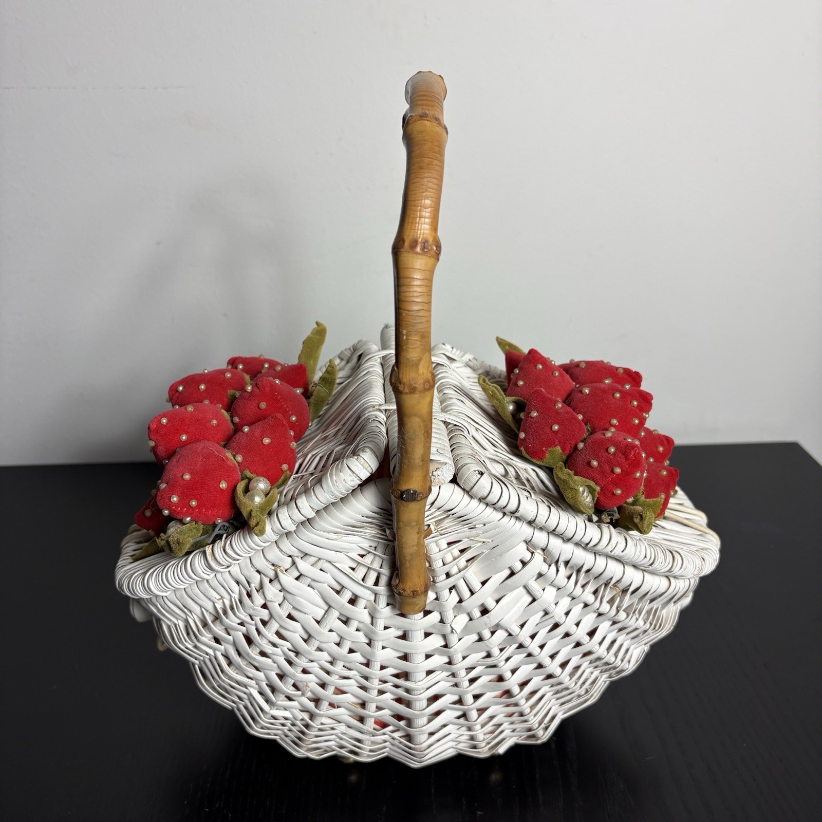 Vintage Mid-Century White Wicker Basket Purse Strawberry Theme Pinup Japan