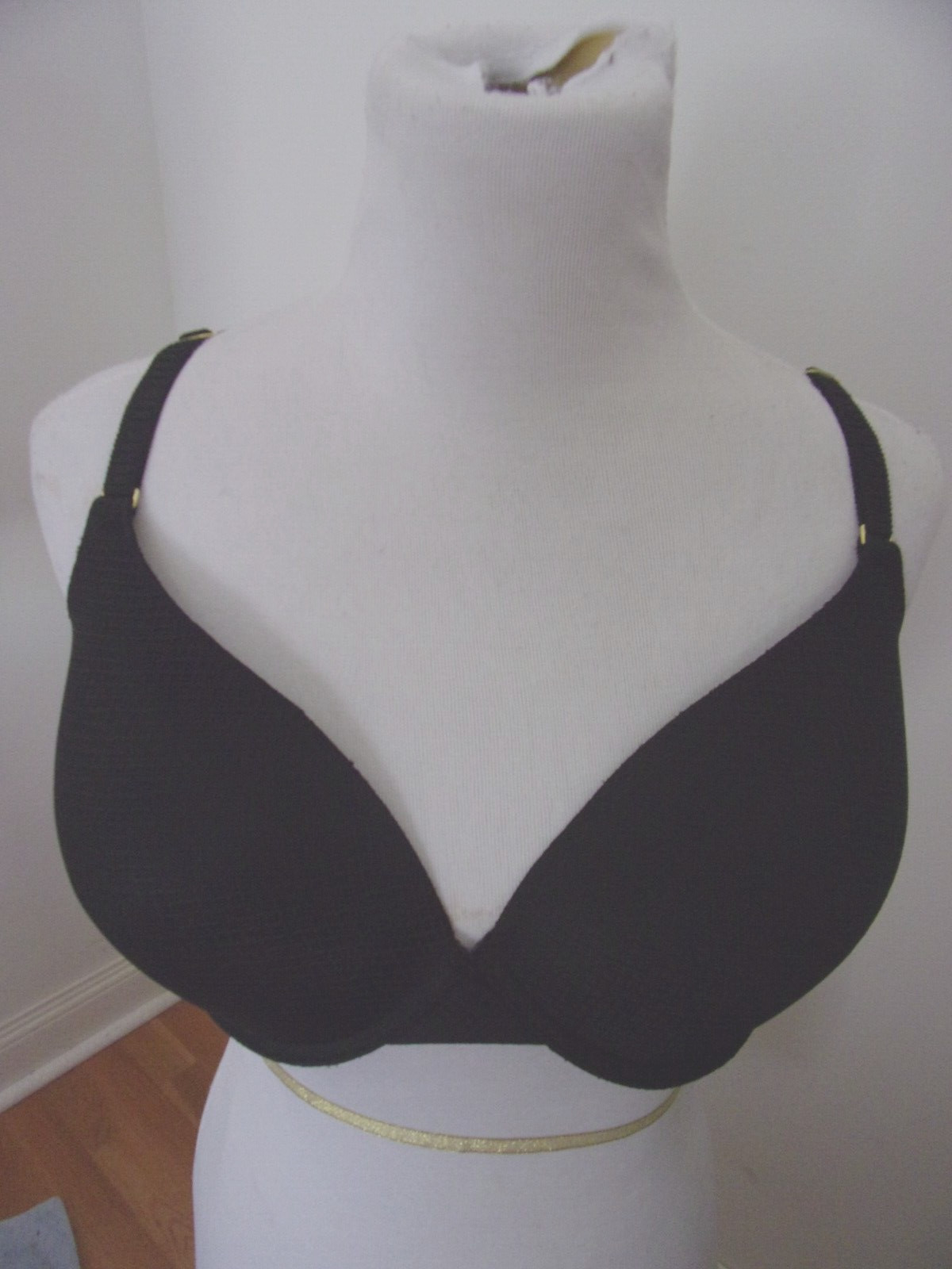 SECRET TREASURES SZ 38DD BLACK T BACK LIGHTLY PADDED UNDERWIRE BRA