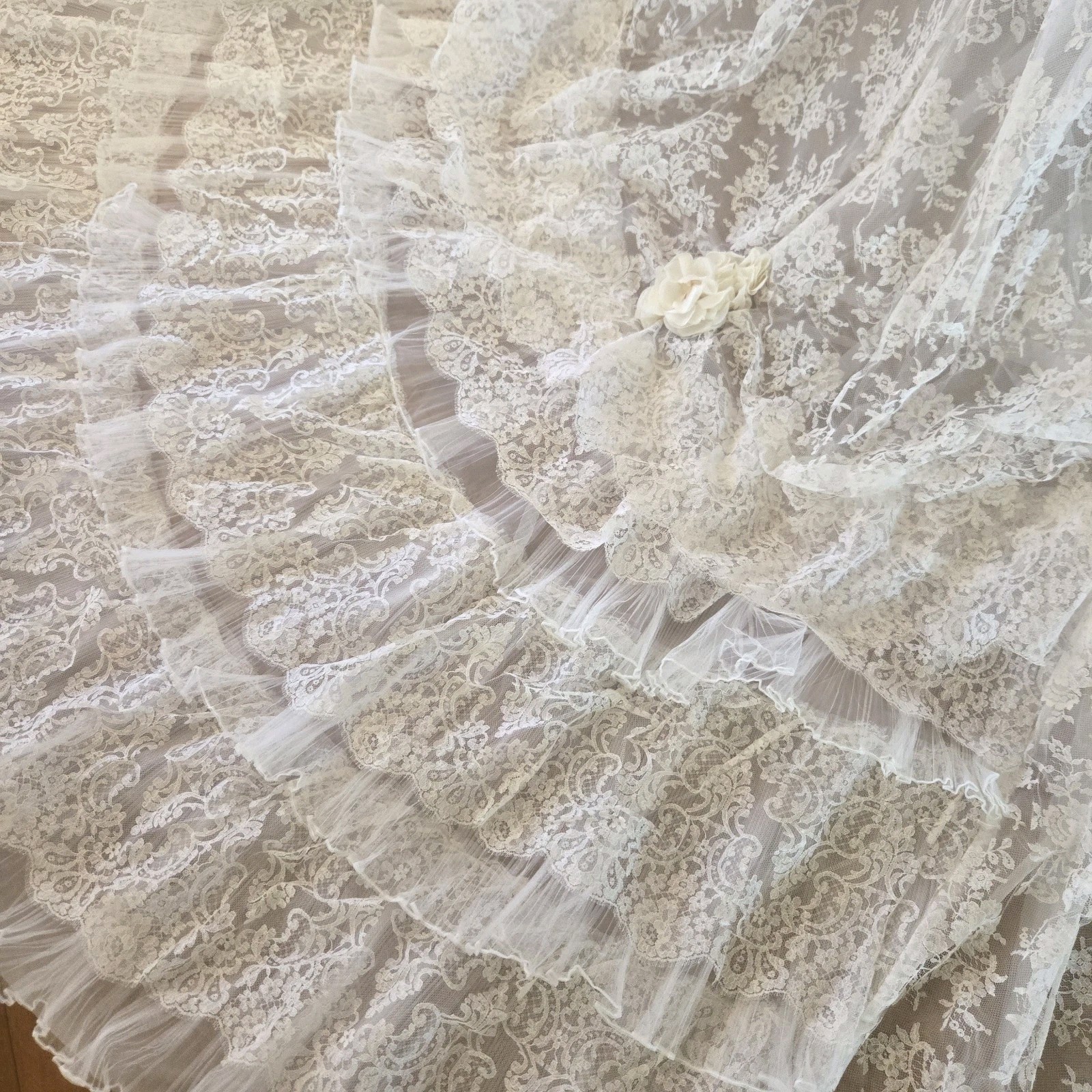 Vtg 1950s Lace Wedding Skirt With Train, Flower & Bow Detail, XS/2