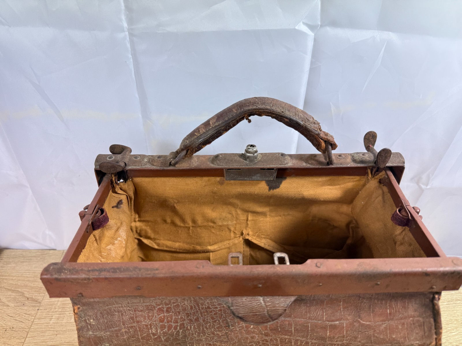 Antique Crocodile Skin Gladstone Bag Leather Doctors Travel Bag Victorian TLC
