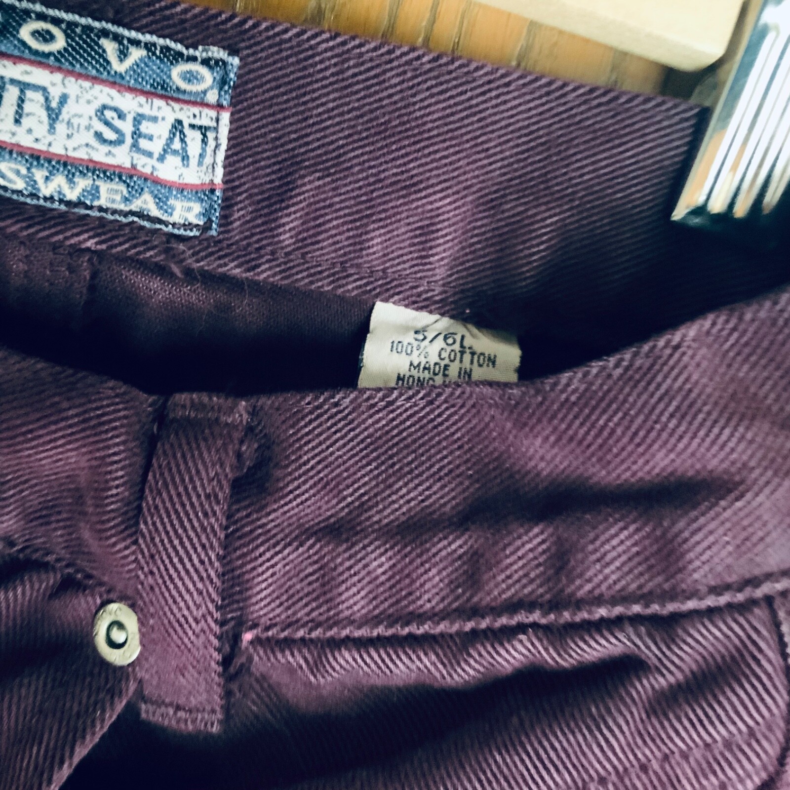 VINTAGE NUOVO DOUBLE BUTTON BURGUNDY DENIM JEANS SIZE 5/6 L WOMENS STRAIGHT LEG