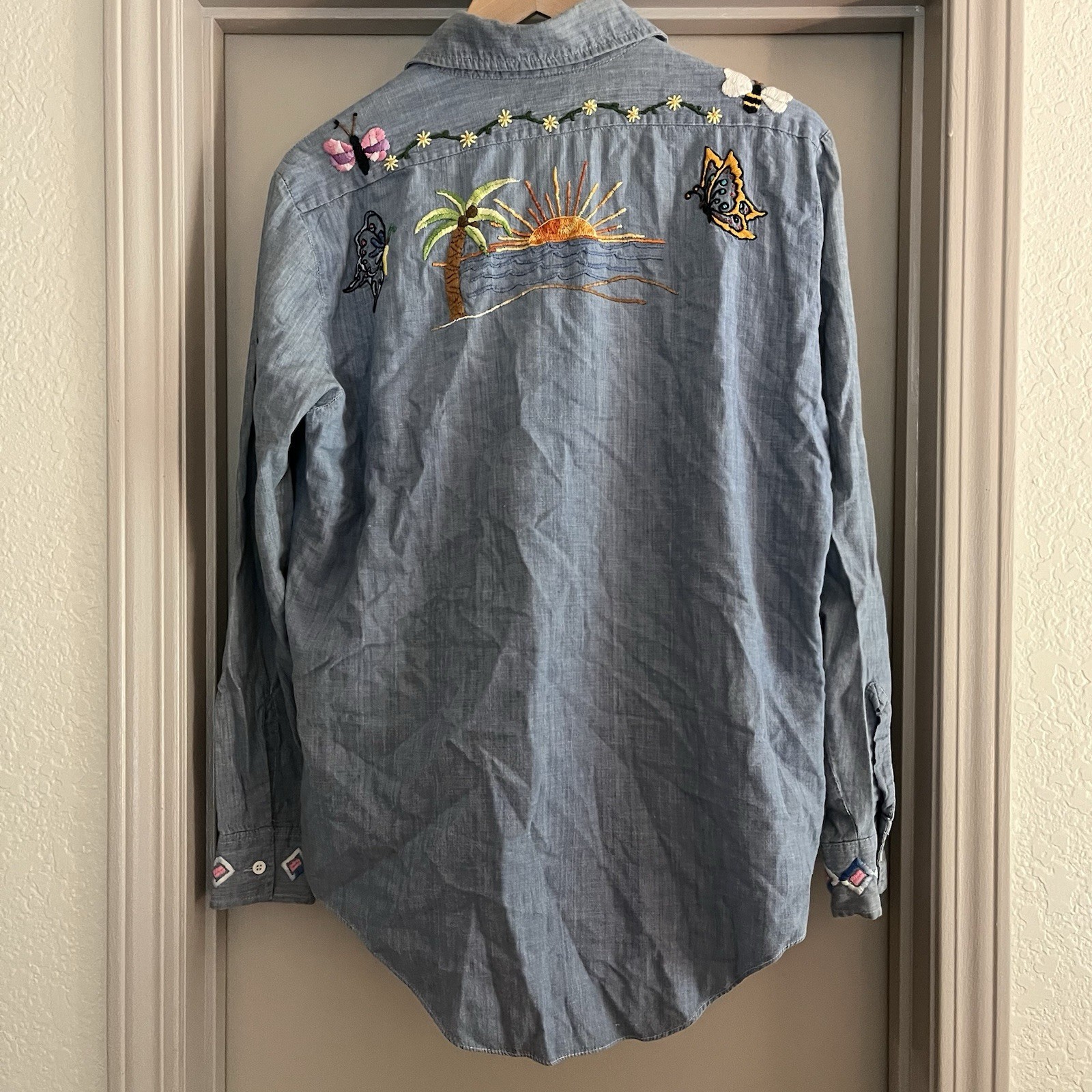 1970s Vintage Men M Hand Embroidered Chambray Denim Shirt 100% Cotton Sanforized