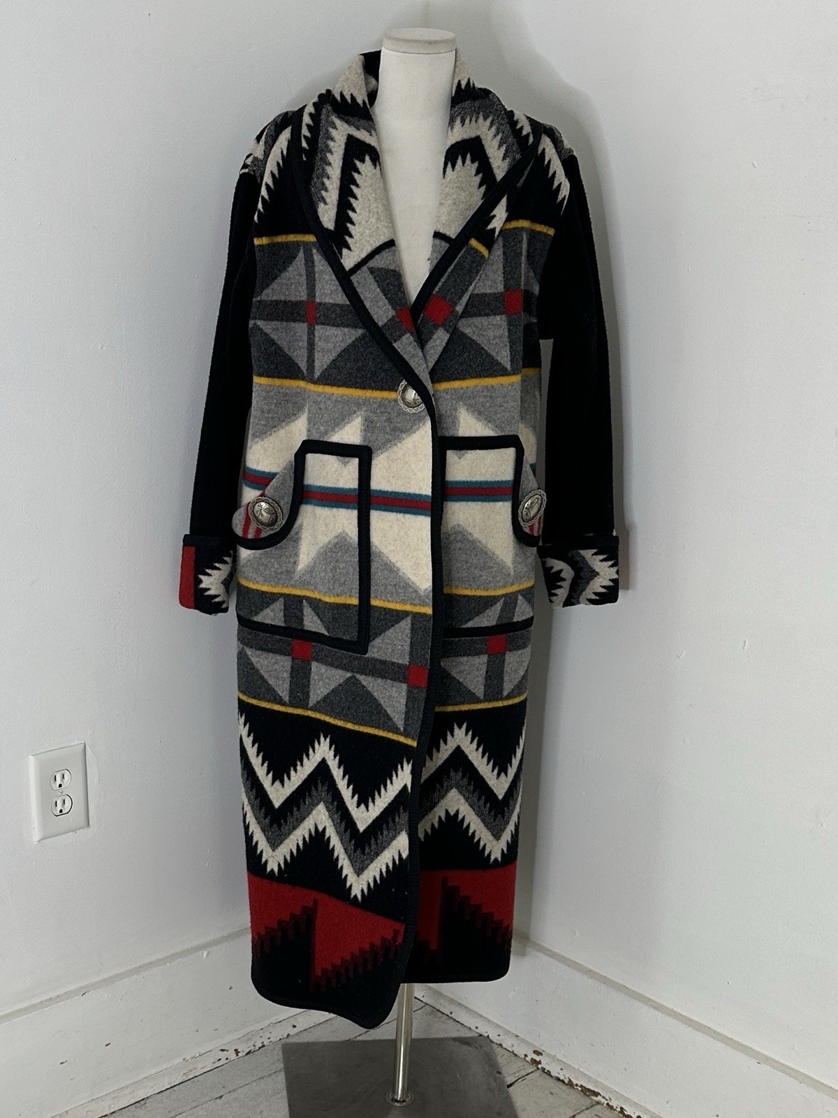 Vintage Reversible Pendleton? Native Pattern Conch Button Coat