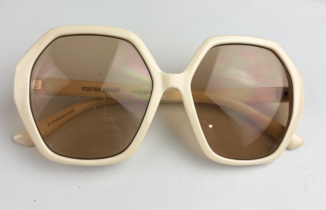 Foster Grant 1970’s Oversized Sunglasses SR1222 193033611999 Light Scratches