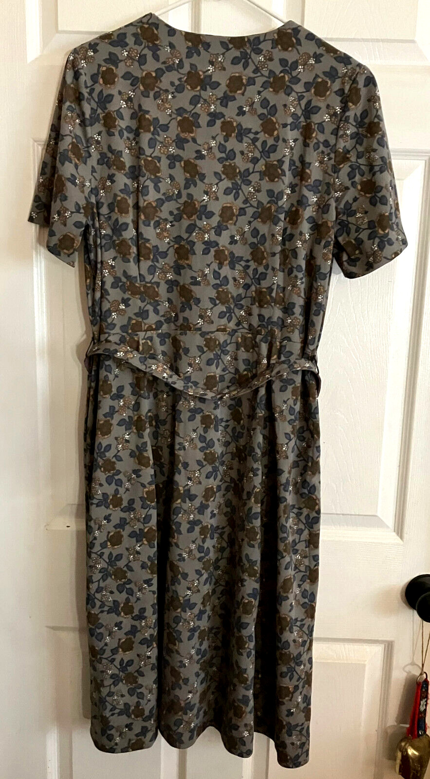 Vintage Sage Green Khaki DRESS w/ Belt, Ocher, Brown & White Flowers, Size M/L