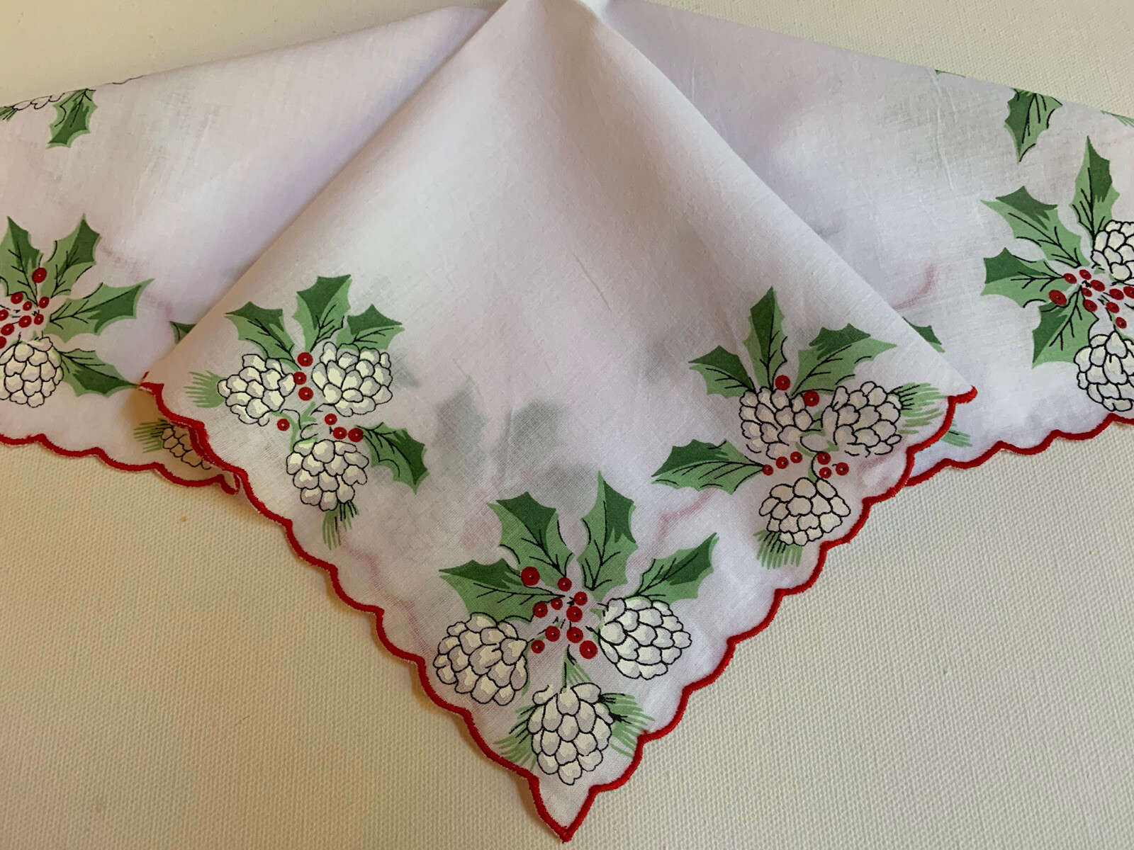 Lovely New LuRay Christmas Hankie Basket Card ~ Mailable Handkerchief Keepsake!
