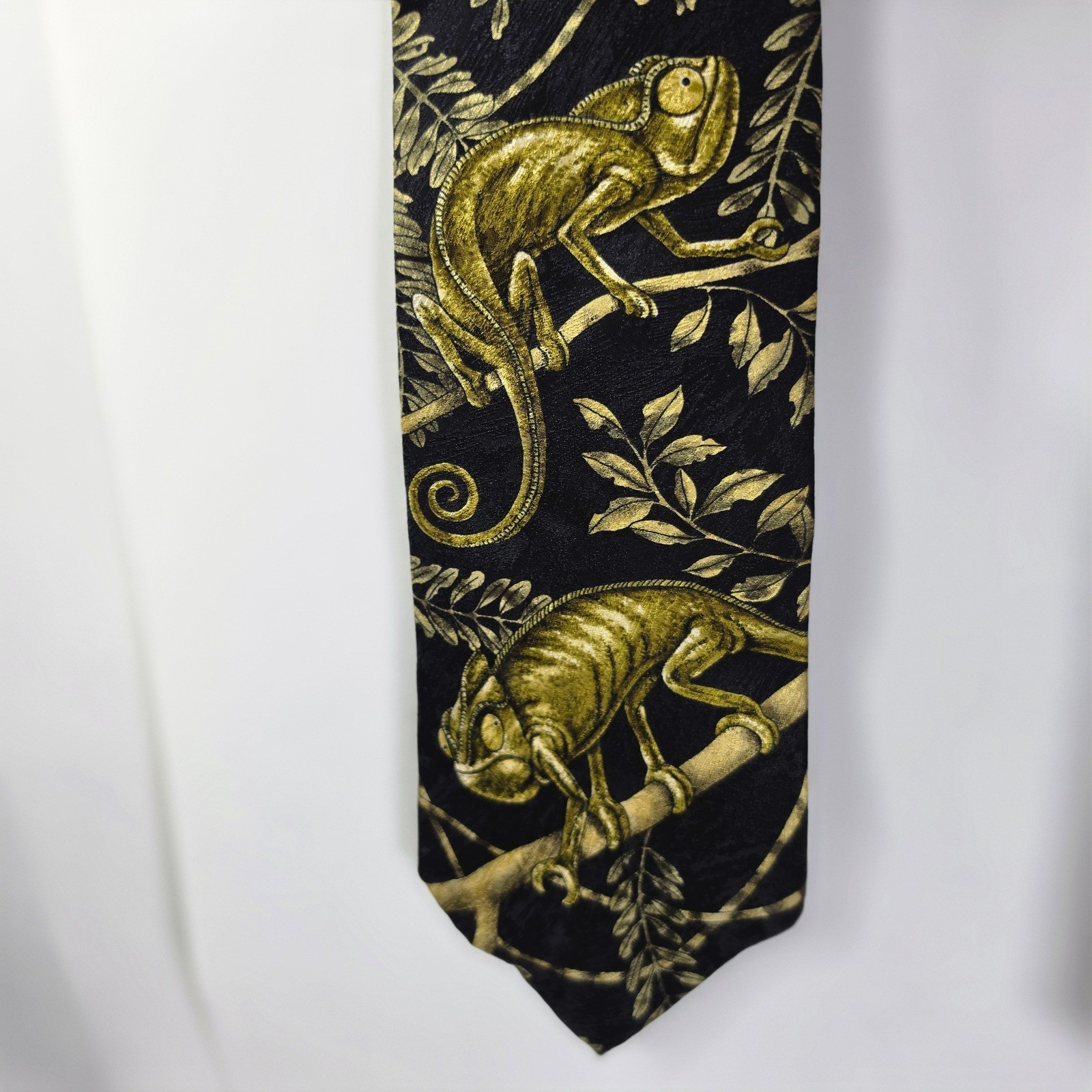 Vtg 1998 Marc Dennis Endangered Species Solomon Rainforest Chameleon Silk Tie