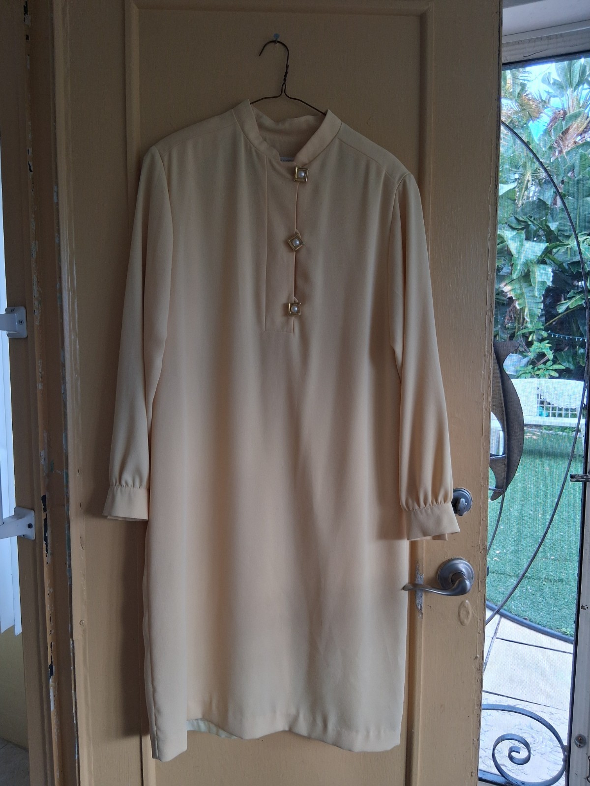 Cocktails Evening, Formal Leo Narducci Butter Yellow Vintage Sheath Pearl Button
