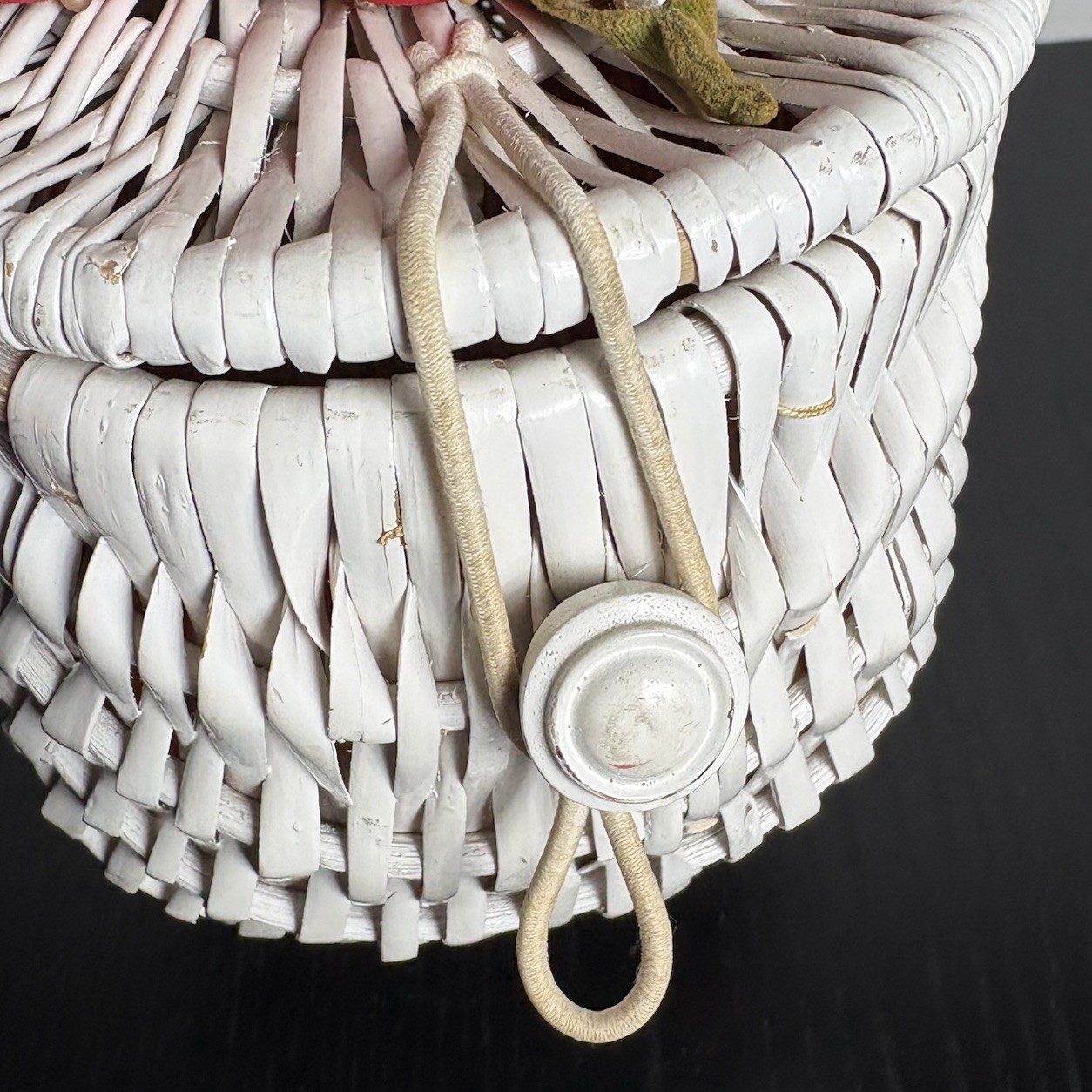 Vintage Mid-Century White Wicker Basket Purse Strawberry Theme Pinup Japan