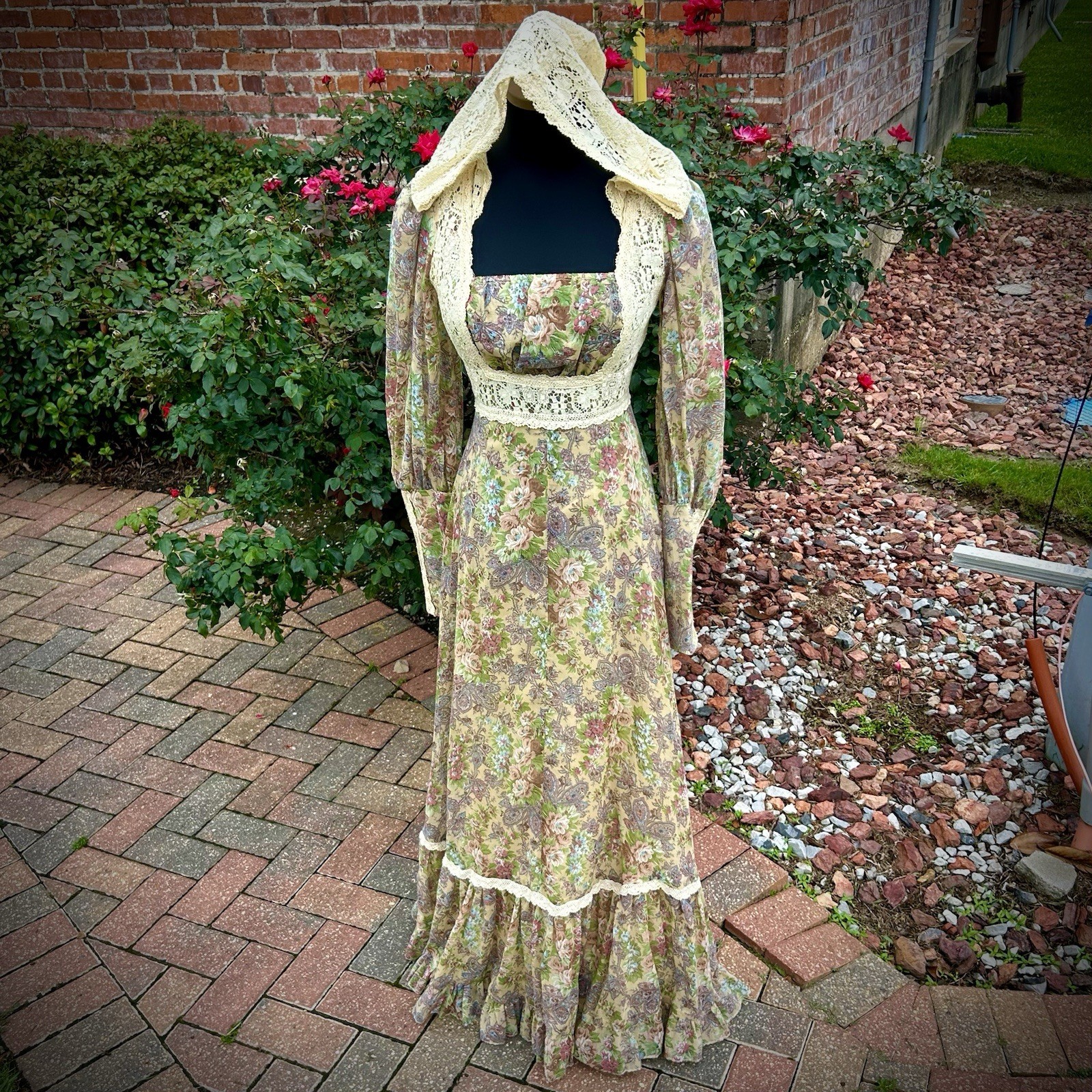 VTG 1970s XS Gunne Sax Grail Lace Hooded Floral Prairie Maiden Dress Sz 7