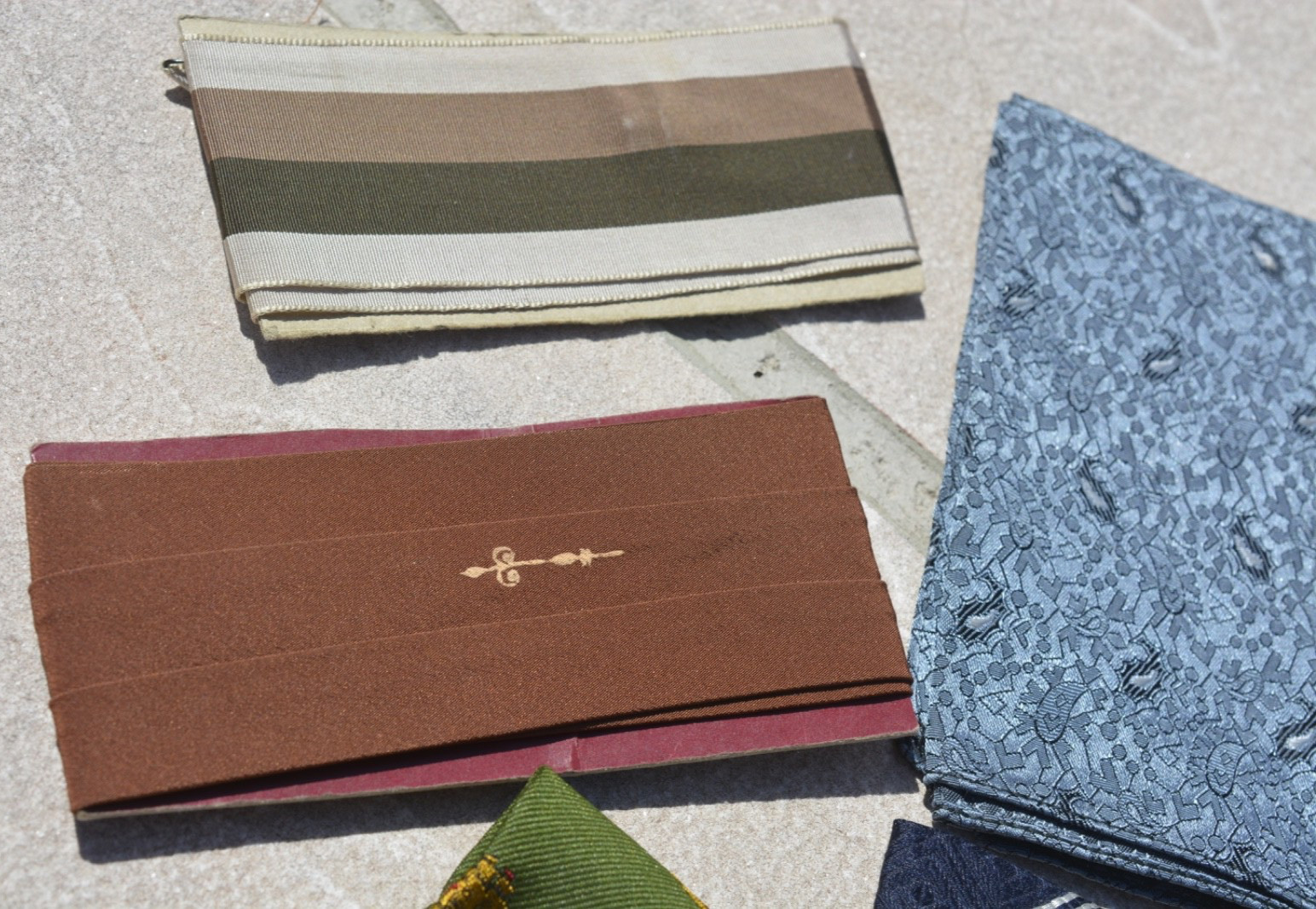 17 Vintage retro Gentlemens Clip-On Bow Ties Hankies TIE + MCM Century 40-1950s
