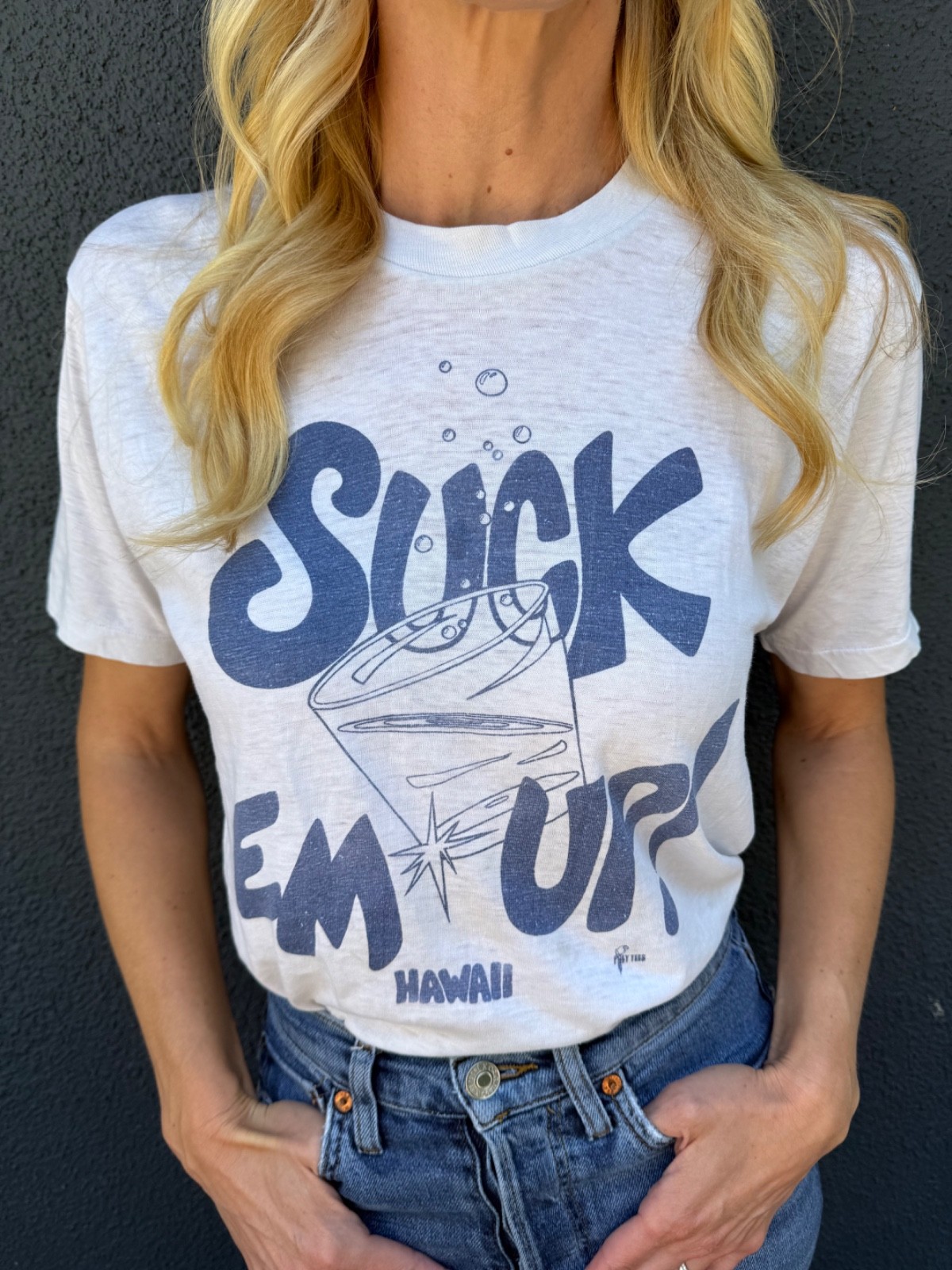 70s VINTAGE SUCK ‘EM UP HAWAII VACATION SOUVENIR T-SHIRT SZ S POLY TEES HAWAIIAN