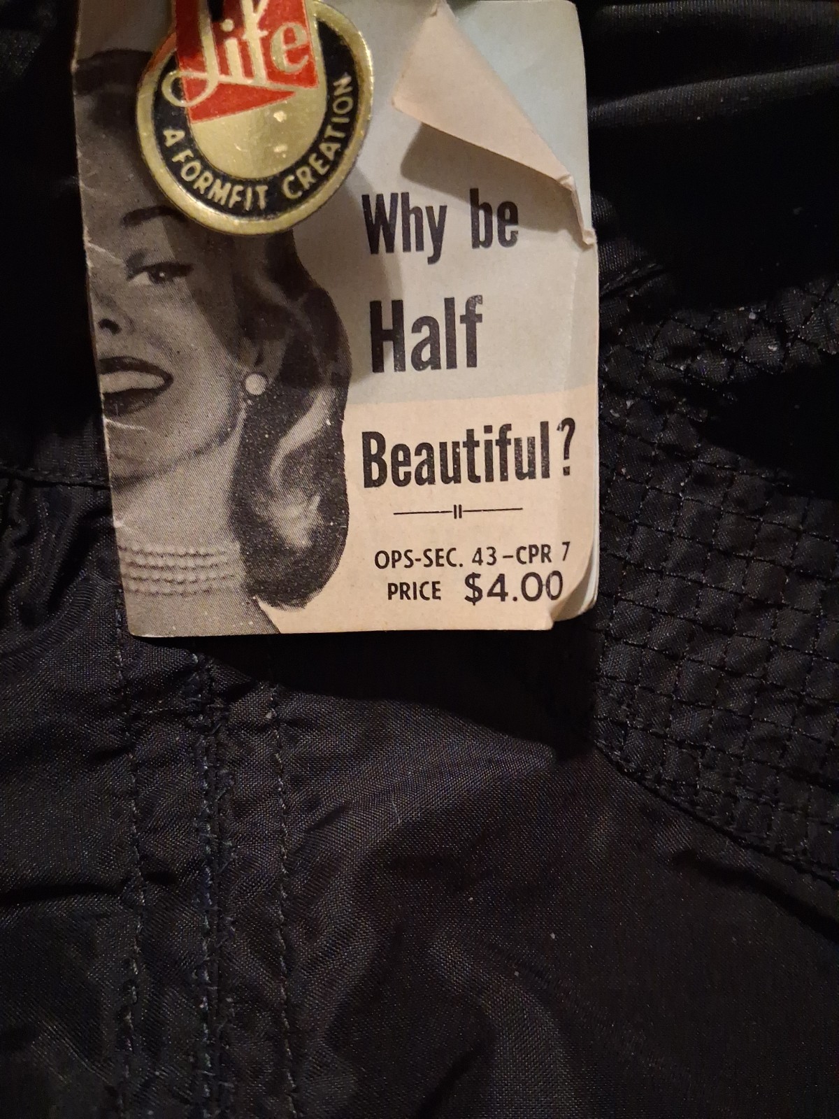 NWT Vtg 1950s MCM ” LIFE FORMFIT” BRA, SHINY BLACK NYLON w/ POINTED CUPS, 38C