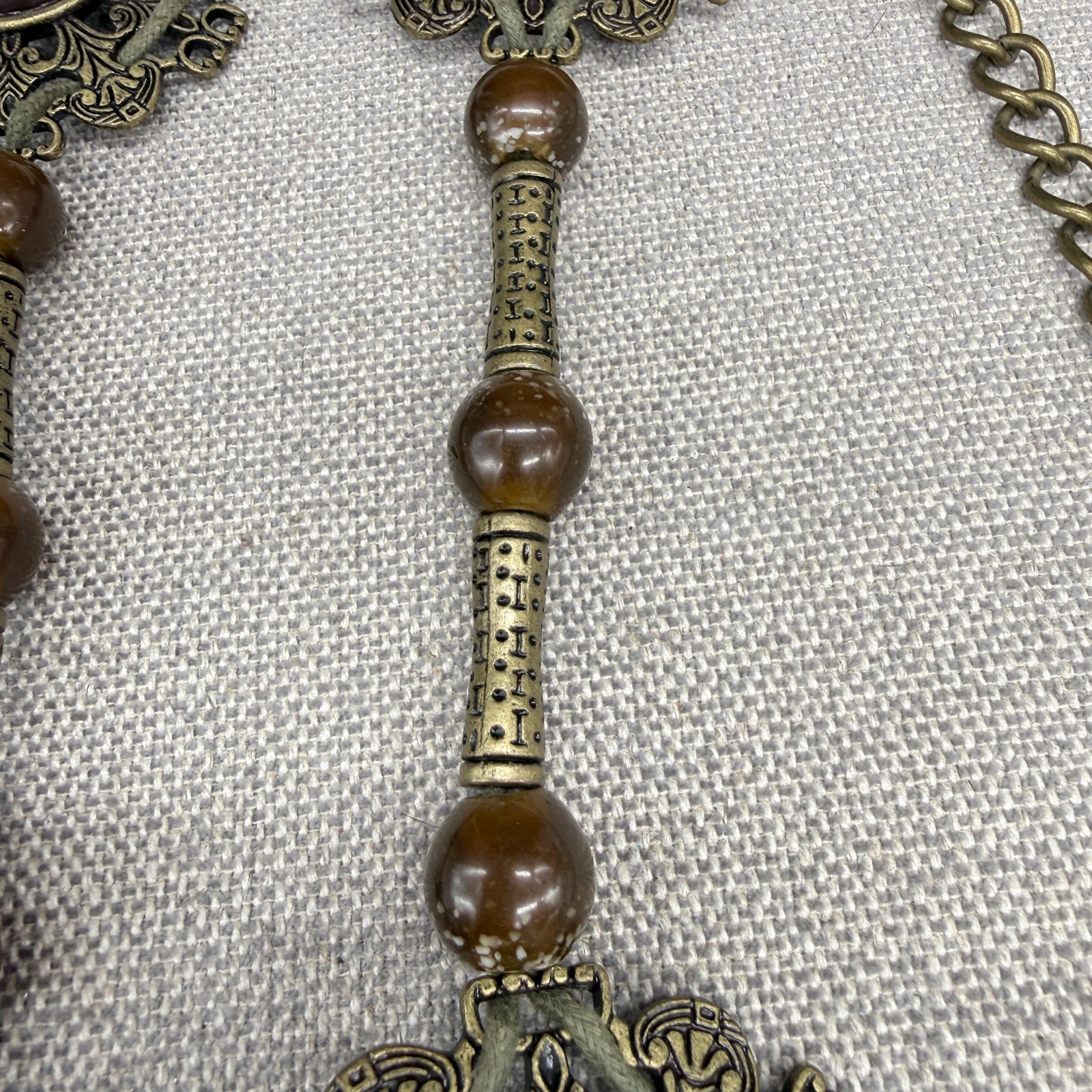 Vintage Chain Belt Brass Toned Floral Medallion Brown Acrylic Cabochons 45 Inch