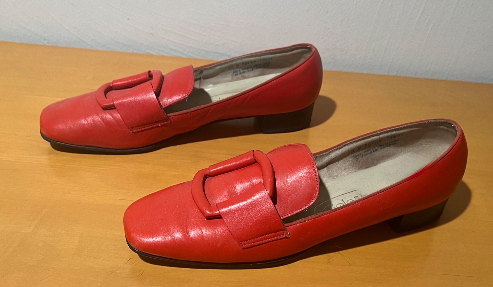 Vintage 1960s Mod Shoes Buckle Women Pump Loafers 7 1/2 N Red