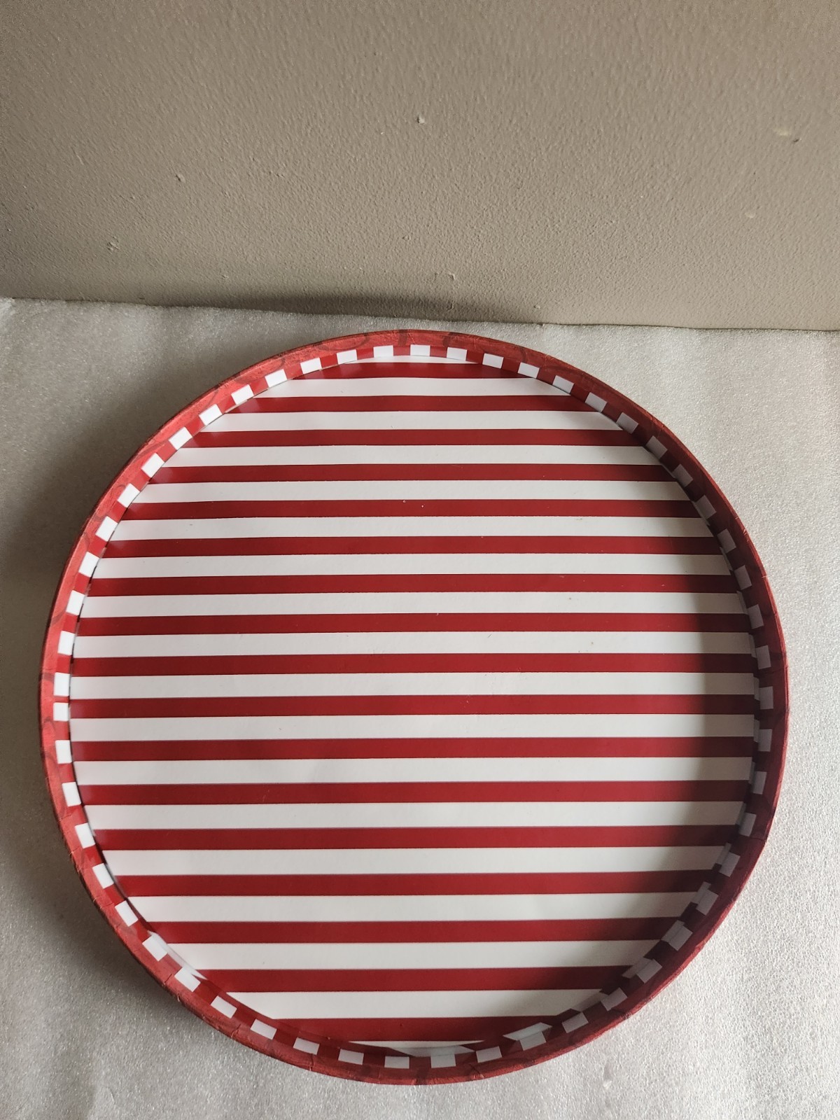 Round Christmas Hat Box Santa Pattern by “Hobby Lobby” 2012 Item# CNB-17 15″×6⅜”