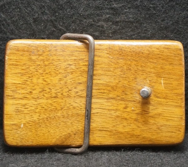 XG13149 VERY COOL VINTAGE 1970s ****LEN**** NAME FASHION MENS WOODEN BELT BUCKLE