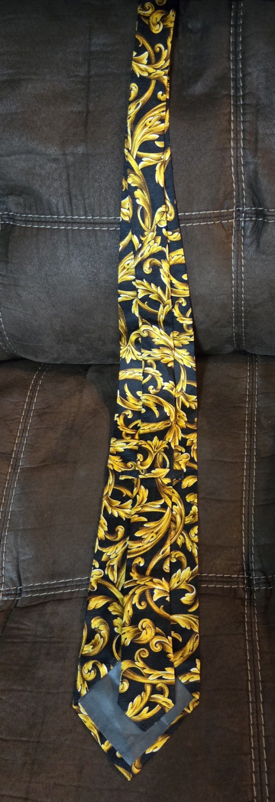 1990s Rare Vintage Black and Gold Tie!❤️
