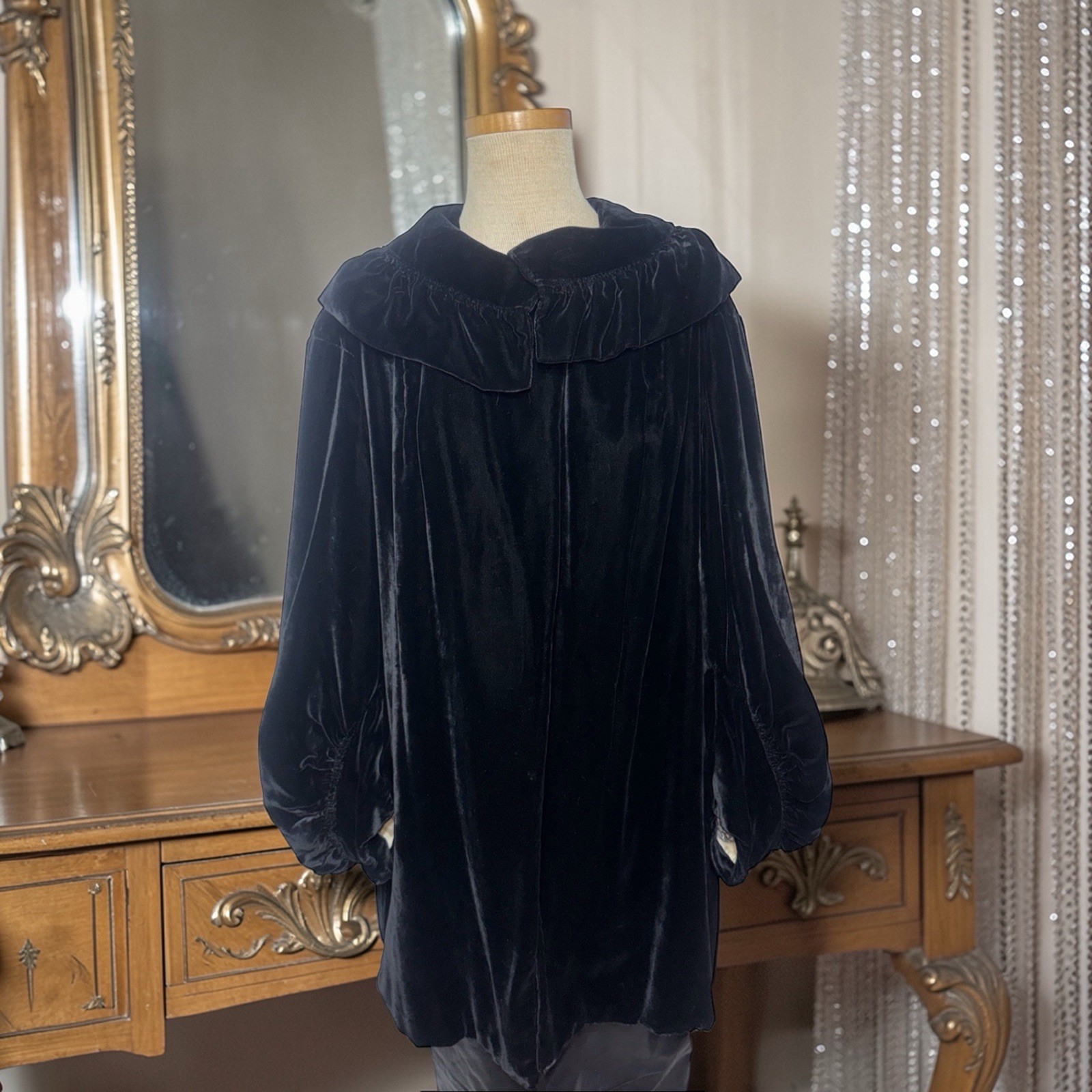 The Daytons Company 1920’s 30’s Silk Velvet Bishop Opera Sleeves Art Deco Coat L