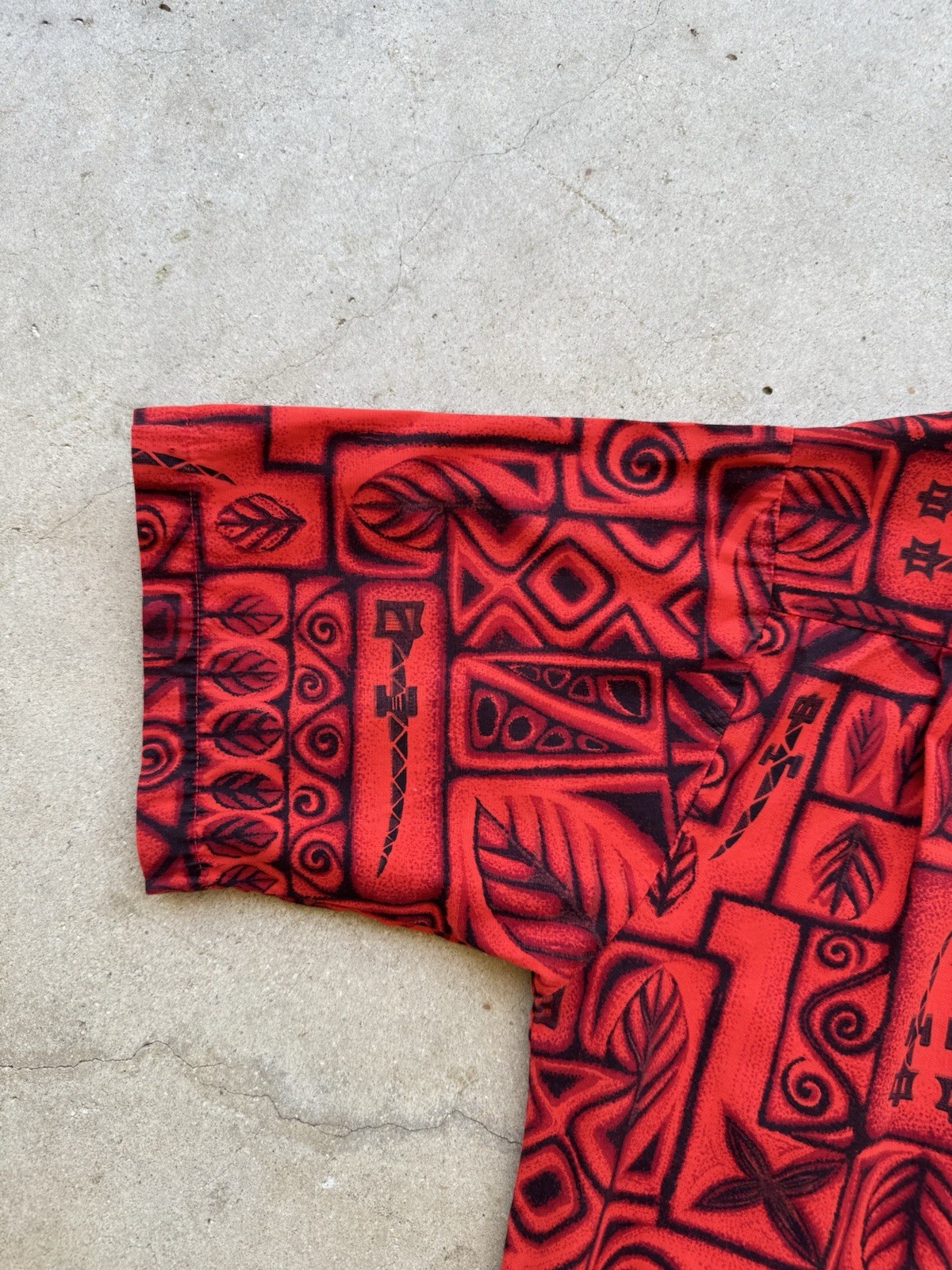 1960s 70s Vtg HOOKANA Novelty Print Hawaiian Shirt Medium Tiki Aloha Surf Red