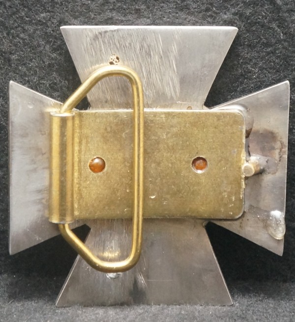 XG23127 VINTAGE 1970s **CROSS** RELIGIOUS FASHION SILVERTONE UNISEX BELT BUCKLE