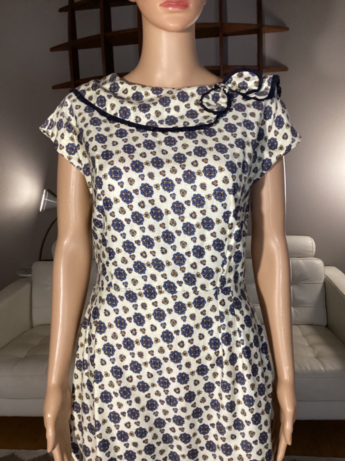 Vintage 1950s Cotton Pattern Fitted Day House Hourglass Fitted Dress Cap Sleeve