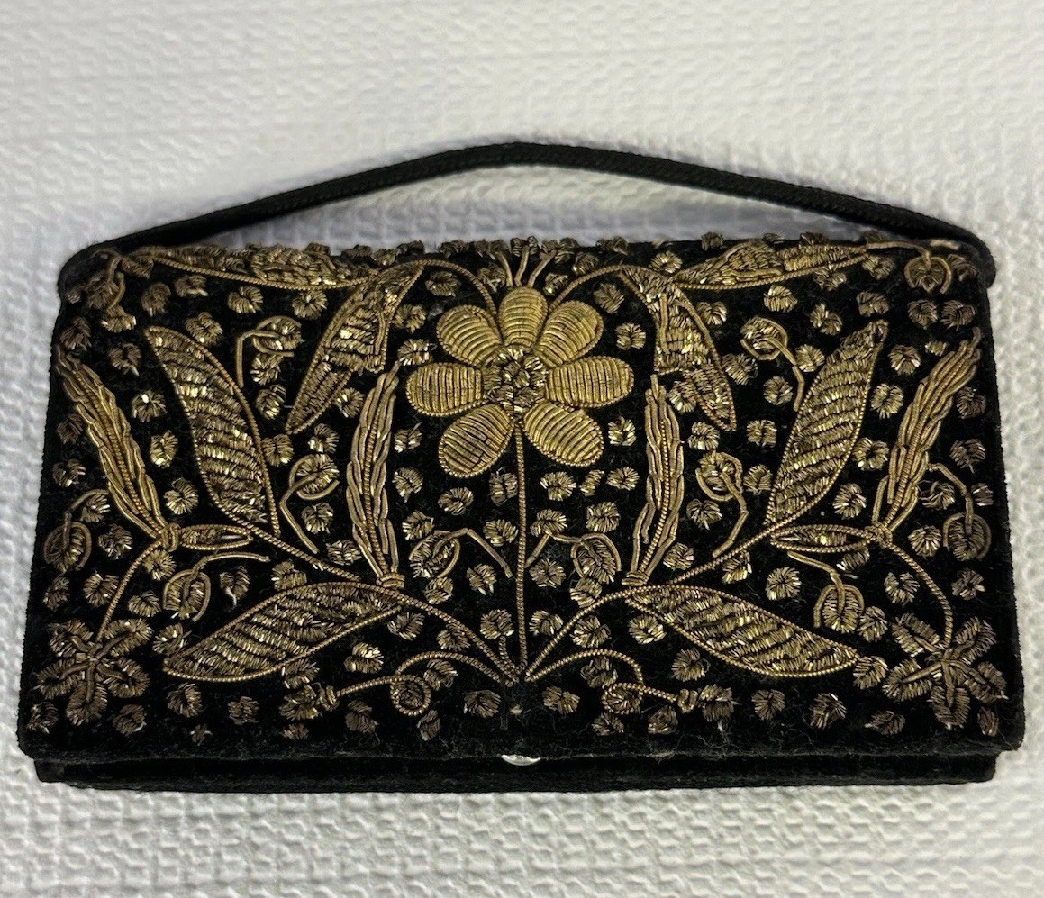 Vintage 1970s Zardozi Gold Thread Black Velvet Clutch Floral EUC Made In India