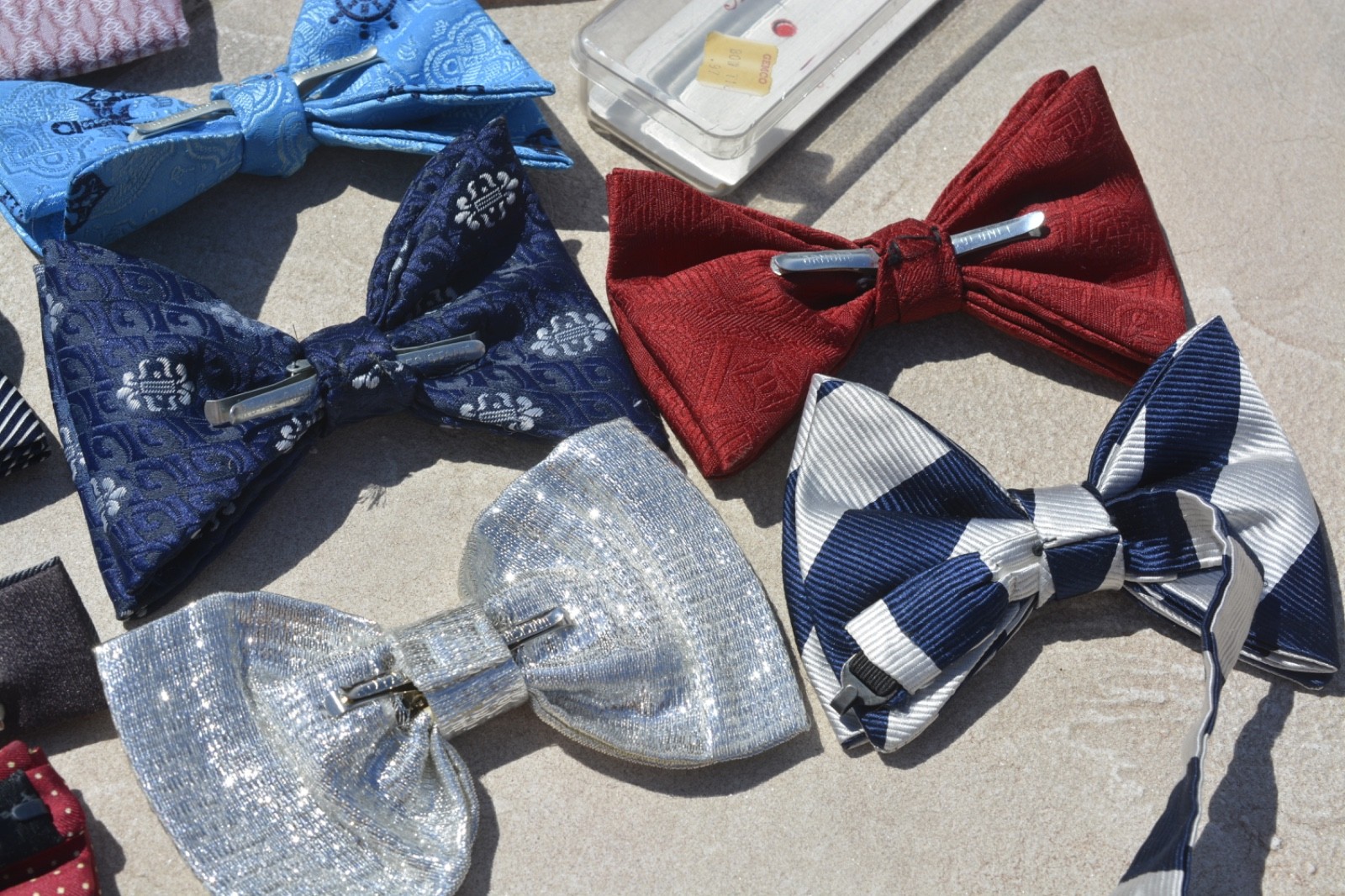 17 Vintage retro Gentlemens Clip-On Bow Ties Hankies TIE + MCM Century 40-1950s