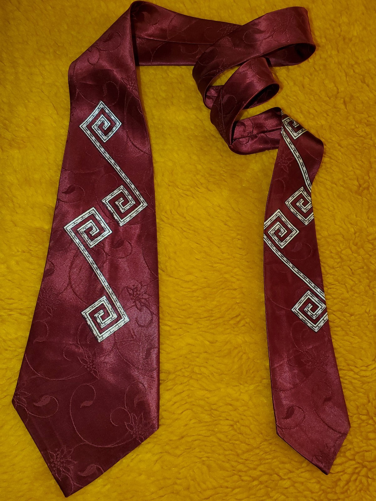 1940s 1950s ~BOLD VINTAGE ~ATOMIC SPACE AGE ~BRENT MENS TIE ~GREEK MEANDER ~ 50″