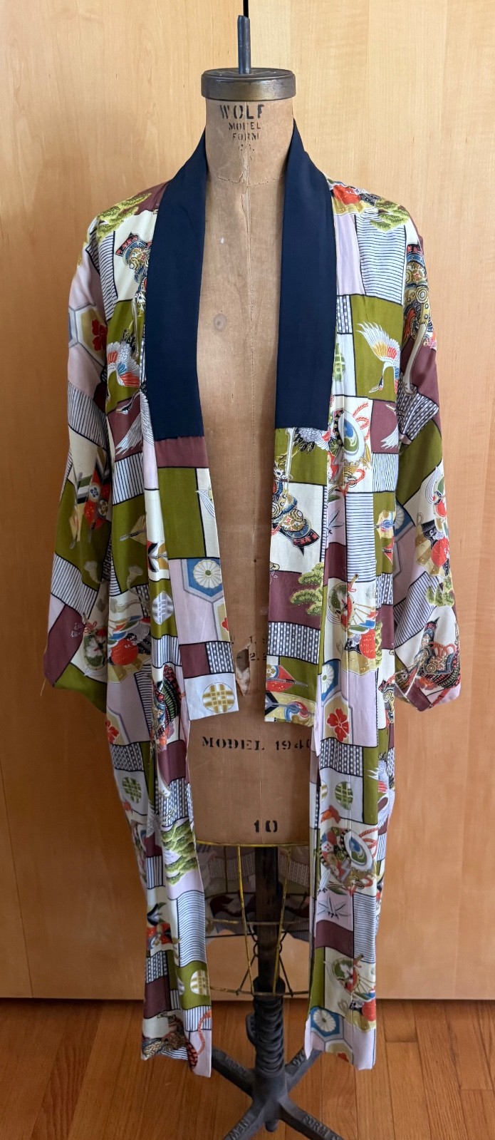 Japanese Vintage Kimono – Beautiful Design of Traditional Japanese Symbols