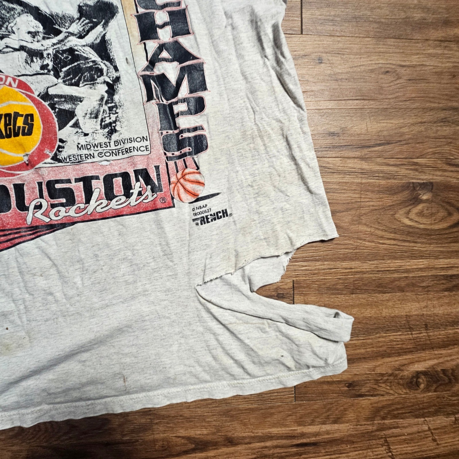 Vintage 1994 Houston Rockets NBA Champs Trench T-Shirt XL Jerzees 90s Thrashed