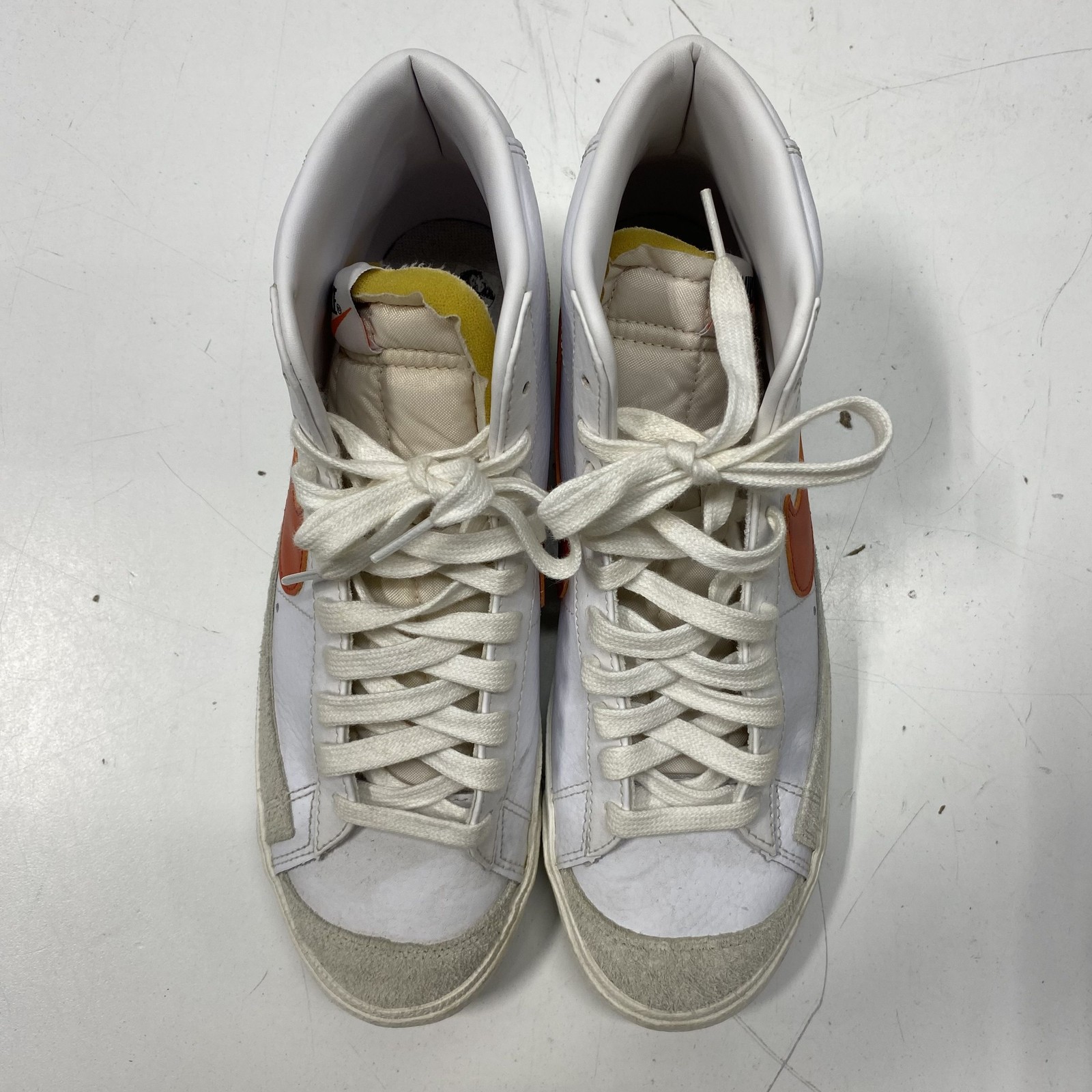 Nike Blazer Mid ’77 Vintage White Mantra Orange High Top Sneakers Size 9.5
