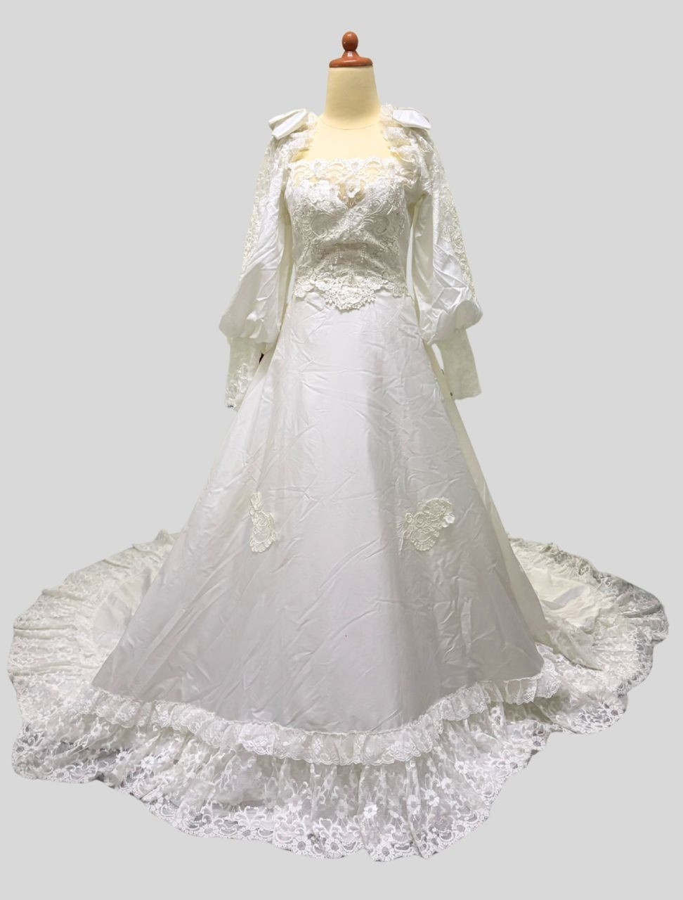 Wedding 70s 80s Dress Bridal GownWhite Garden ribbon Long Sleeves Train Vintage