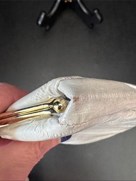 VTG Lee Sands Ivory Eel Skin Kiss-Lock Coin Purse Clutch Wallet