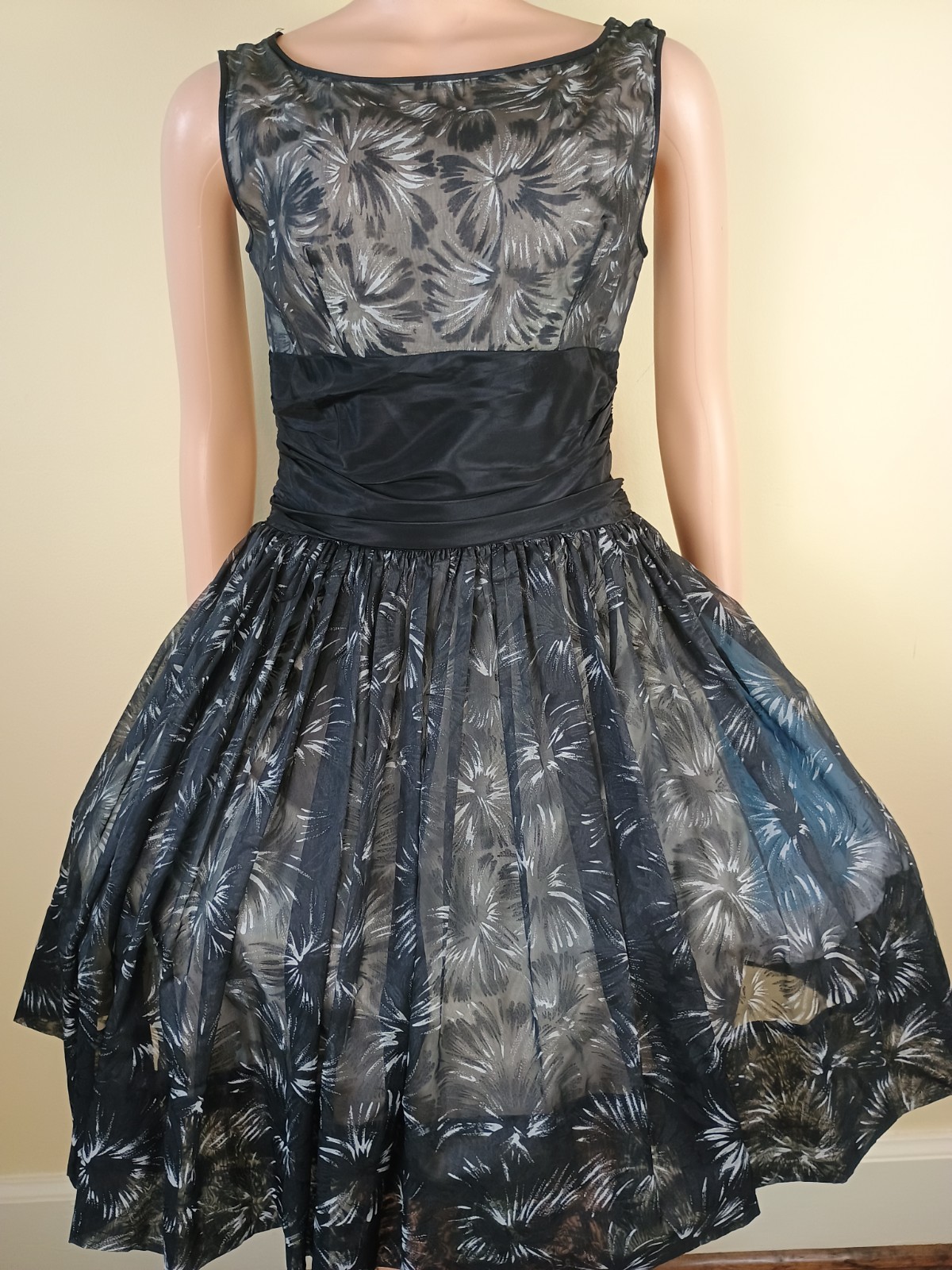 Vintage 1950’s Flocked Chiffon Black And White Firework Dress 29 Waist