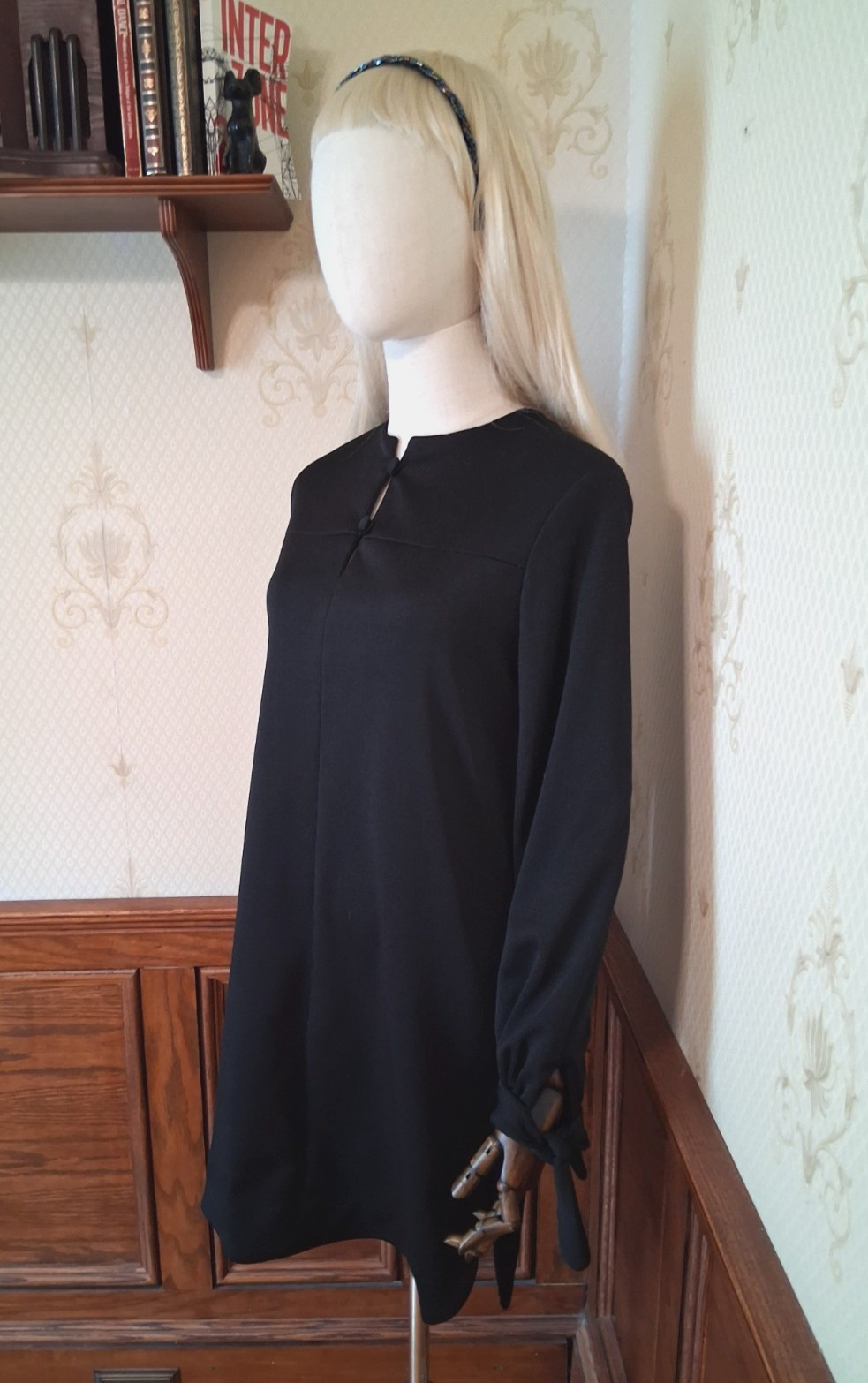 Vintage 1960s/1970s Parade Black Mod Youthquake Babydoll Tie Sleeve Mini Dress