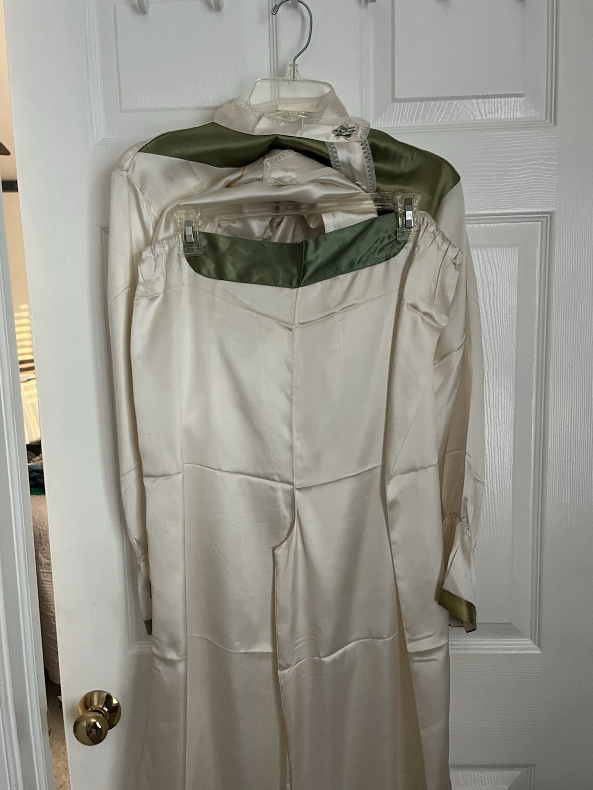 Vintage Antique Chinese Women’s Cream Silk Embroidered Pajamas (Korean war Era)