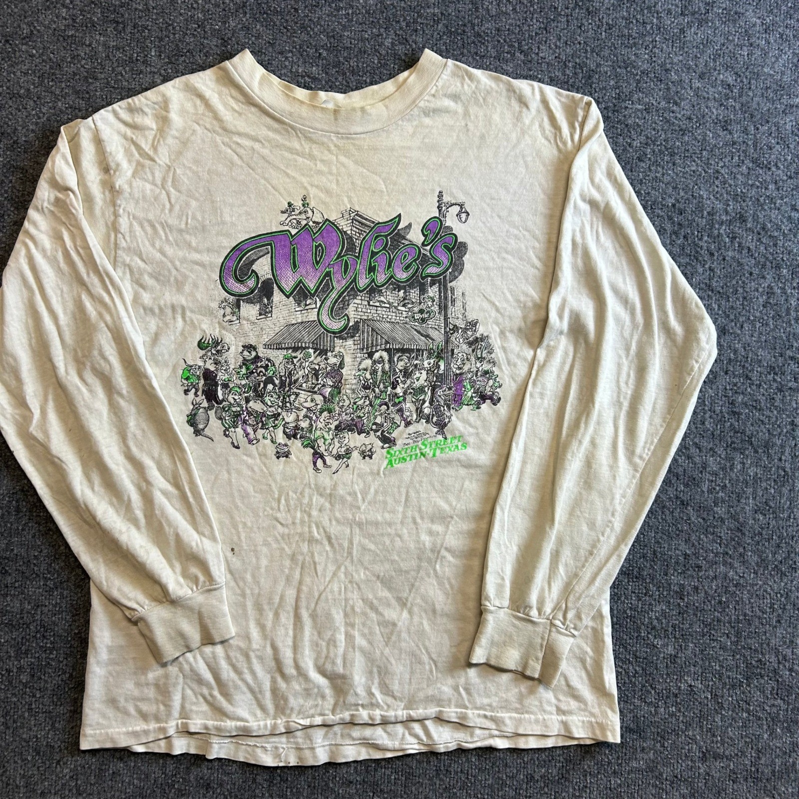 Hanes T-Shirt Mens Size L Off White Wylie’s Austin Texas Graphic Distressed USA