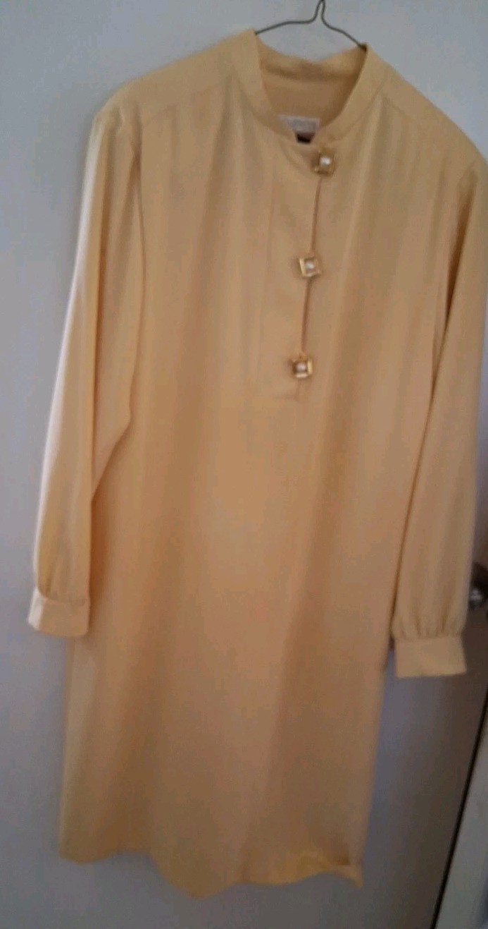 Cocktails Evening, Formal Leo Narducci Butter Yellow Vintage Sheath Pearl Button