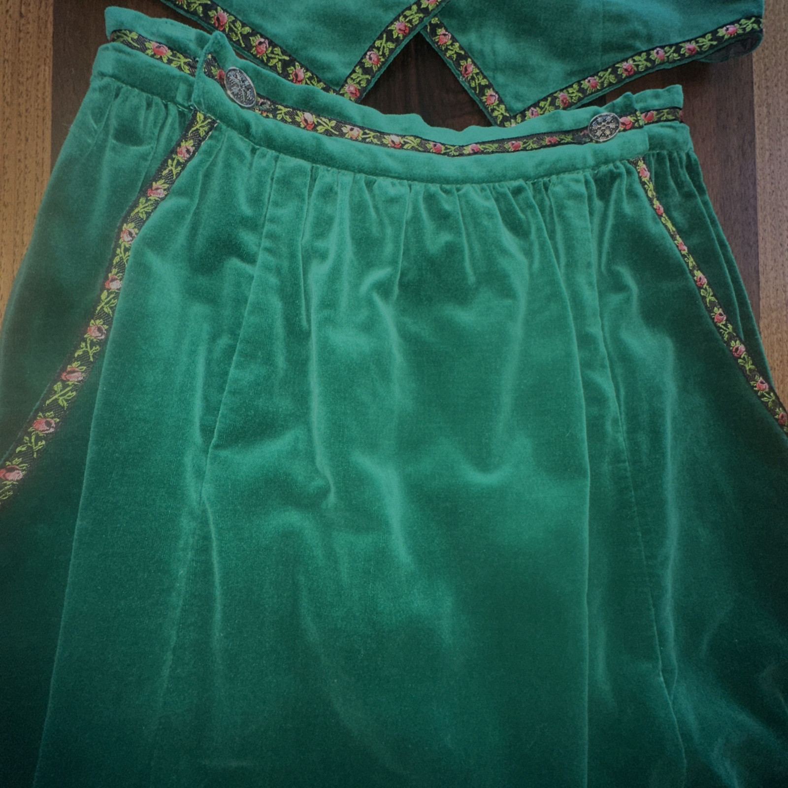 Vintage Lanz Original Forest Green Velvet Vest Skirt Salzburg Austria Tyrolean S