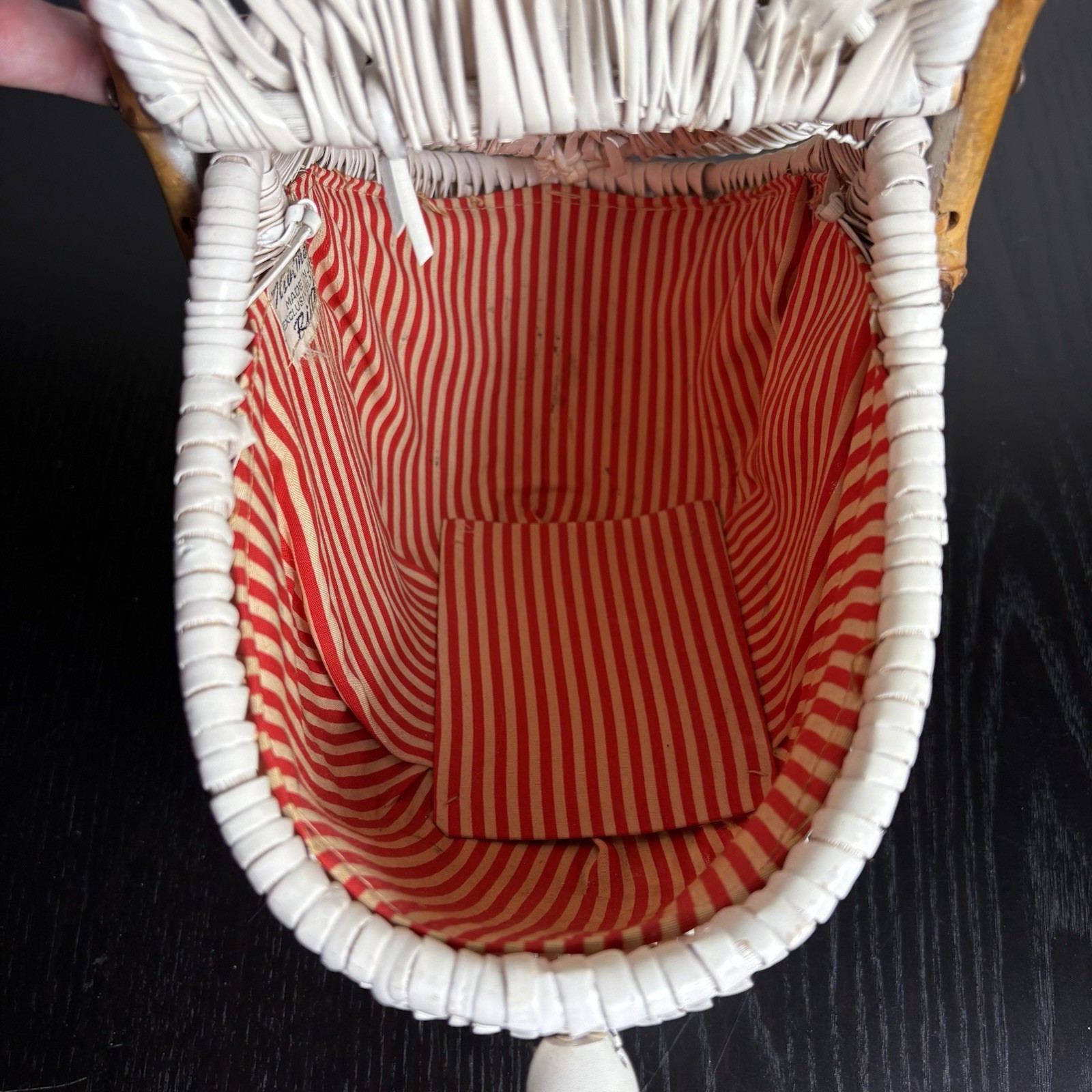 Vintage Mid-Century White Wicker Basket Purse Strawberry Theme Pinup Japan