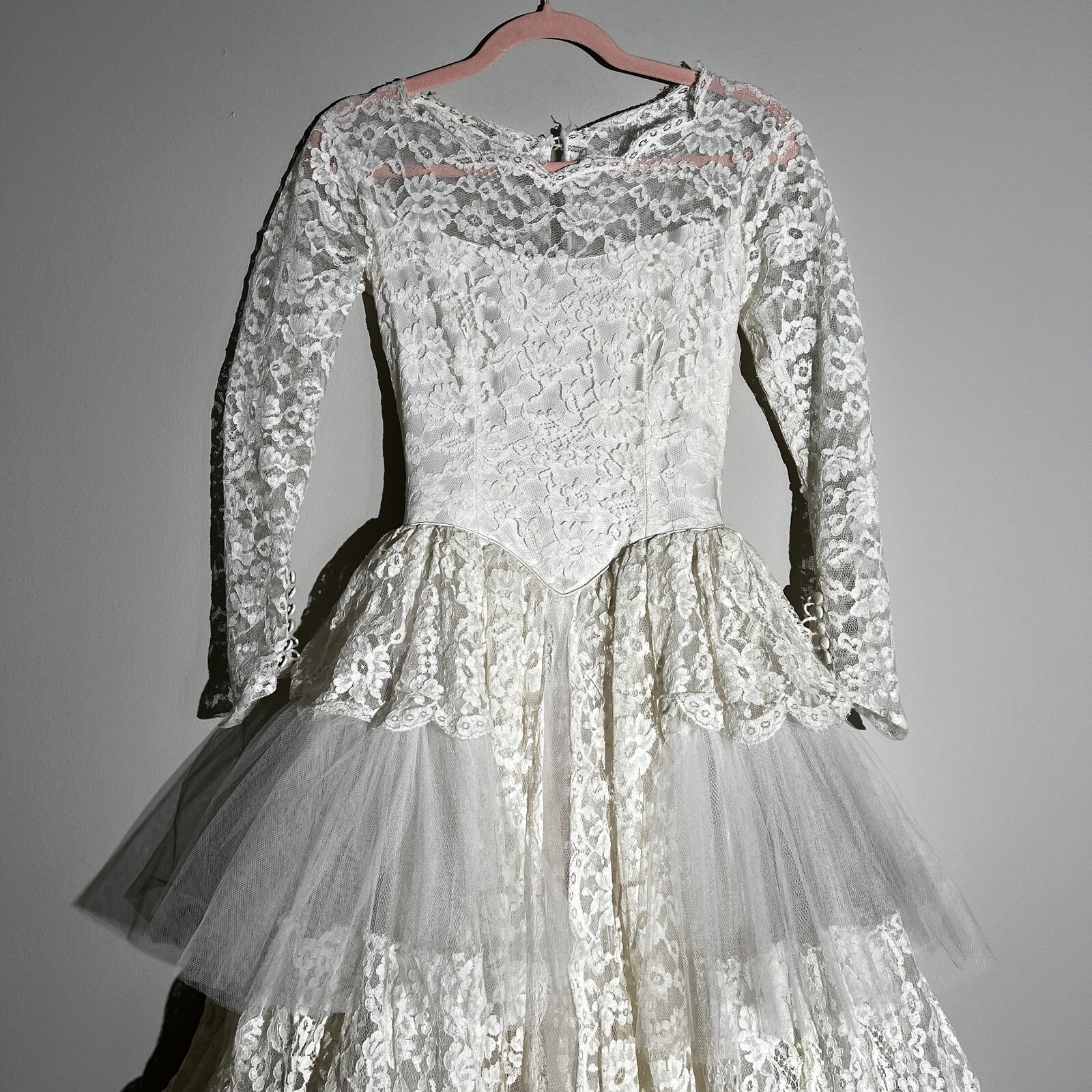 Vintage 1950s 1960s White Tulle + Lace Cupcake Tiered Ruffle Wedding Dress XXS