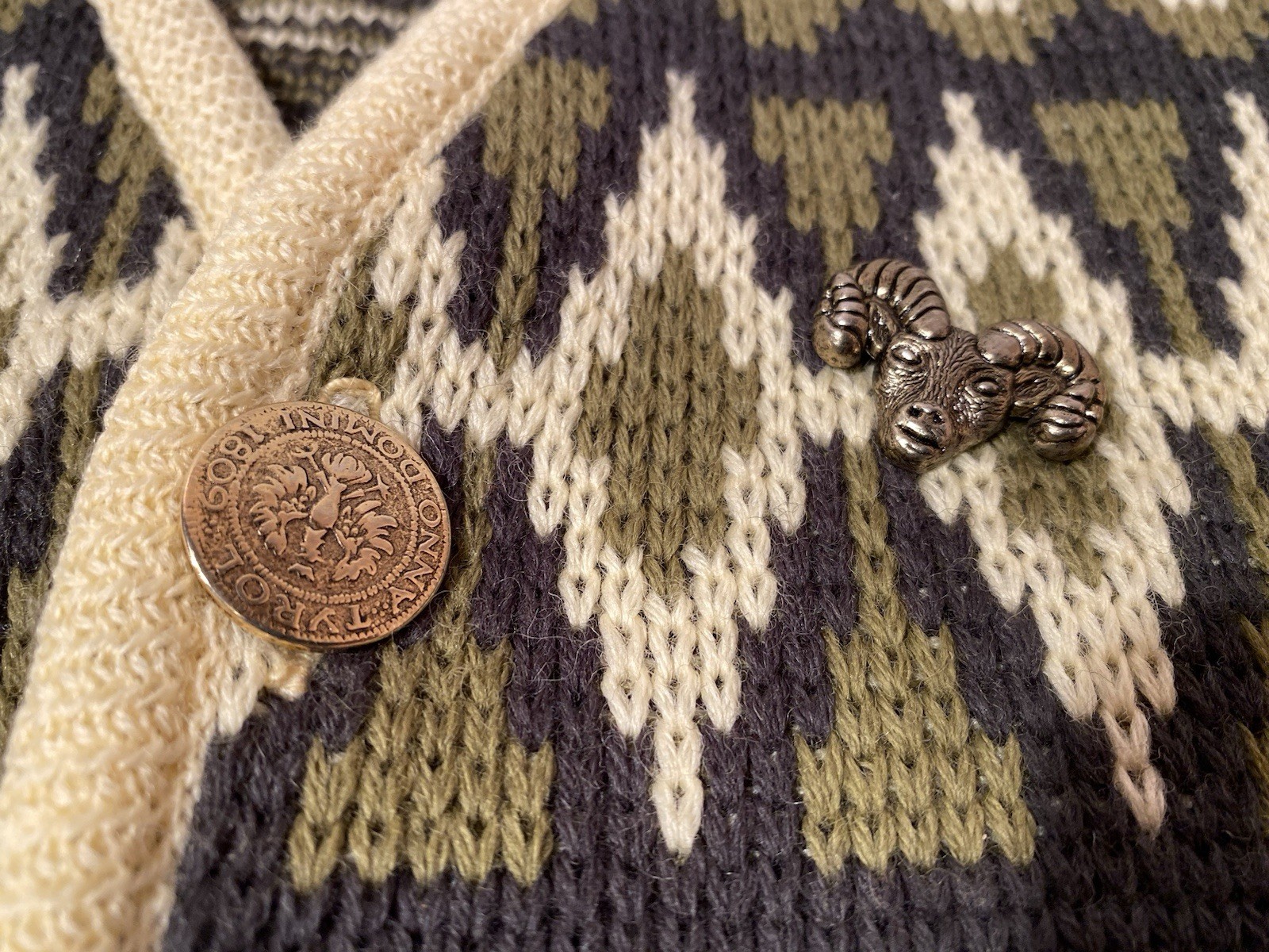 Vintage COHISE RAM 100% Virgin Wool Cardigan Sweater 1970s Made in Canada Size L