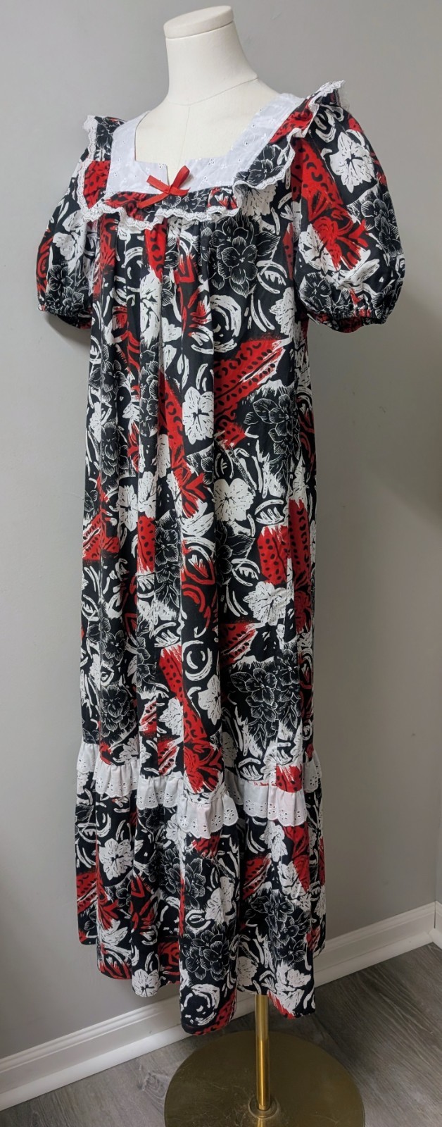 Vintage Liberty House Hawaiian Prairie Maxi Dress Muu Muu Eyelet Yolk Trim S/M