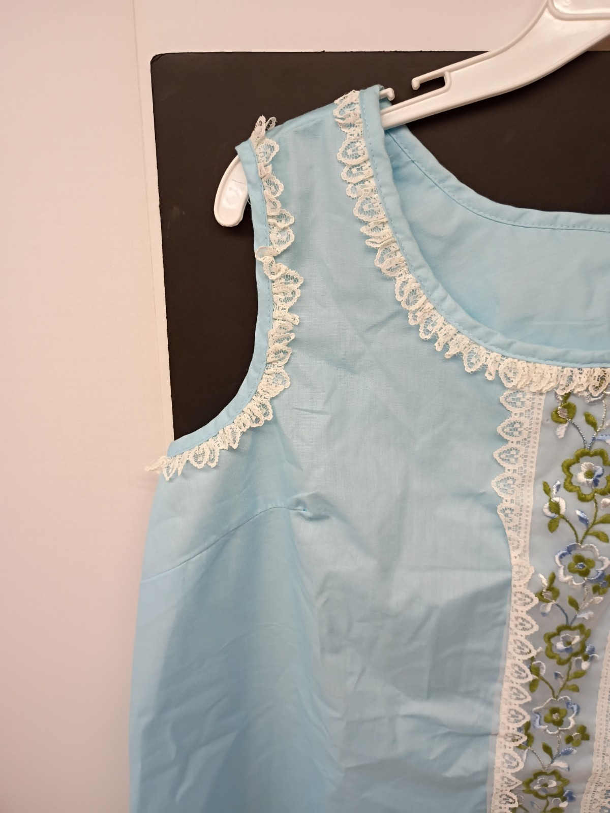 Women’s Blue Nylon Floral Embroidered Lace Tank Top Scoop Neck M Made In USA VTG