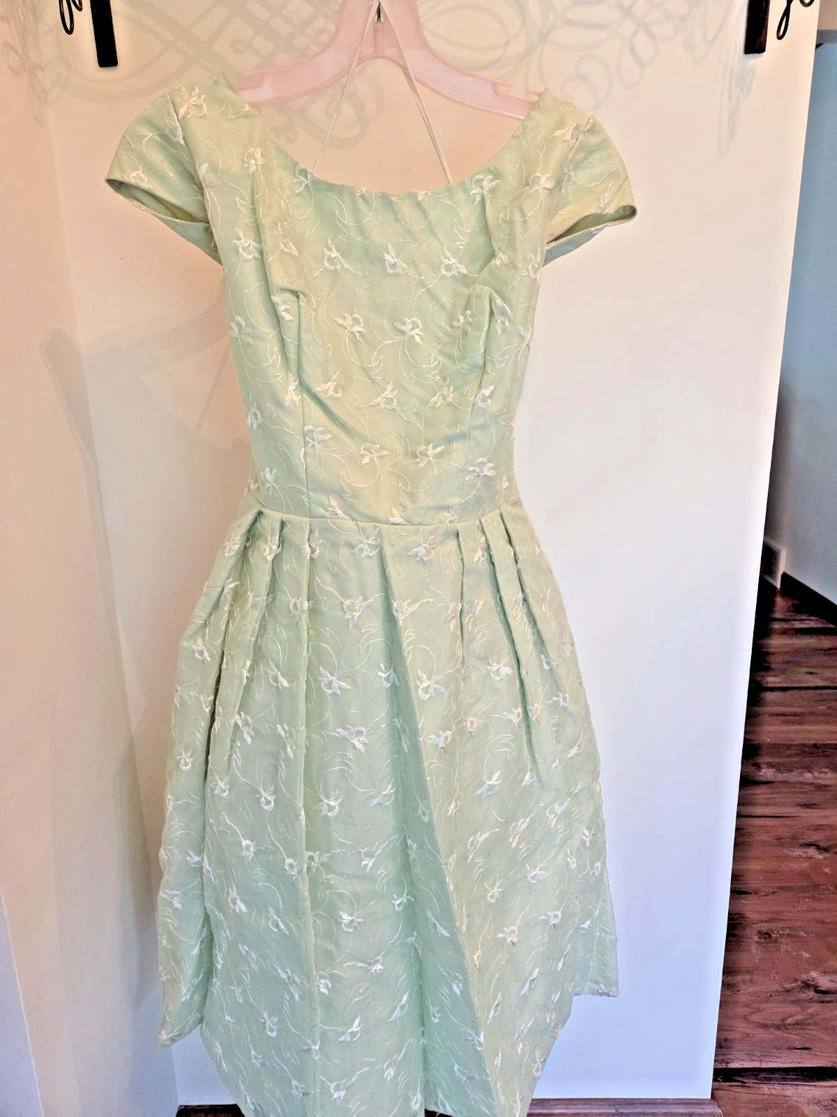 Vtg 1950’s Green Embroidered Nylon TEEN Party Dress Crinoline/Skirt PROM w/BOW