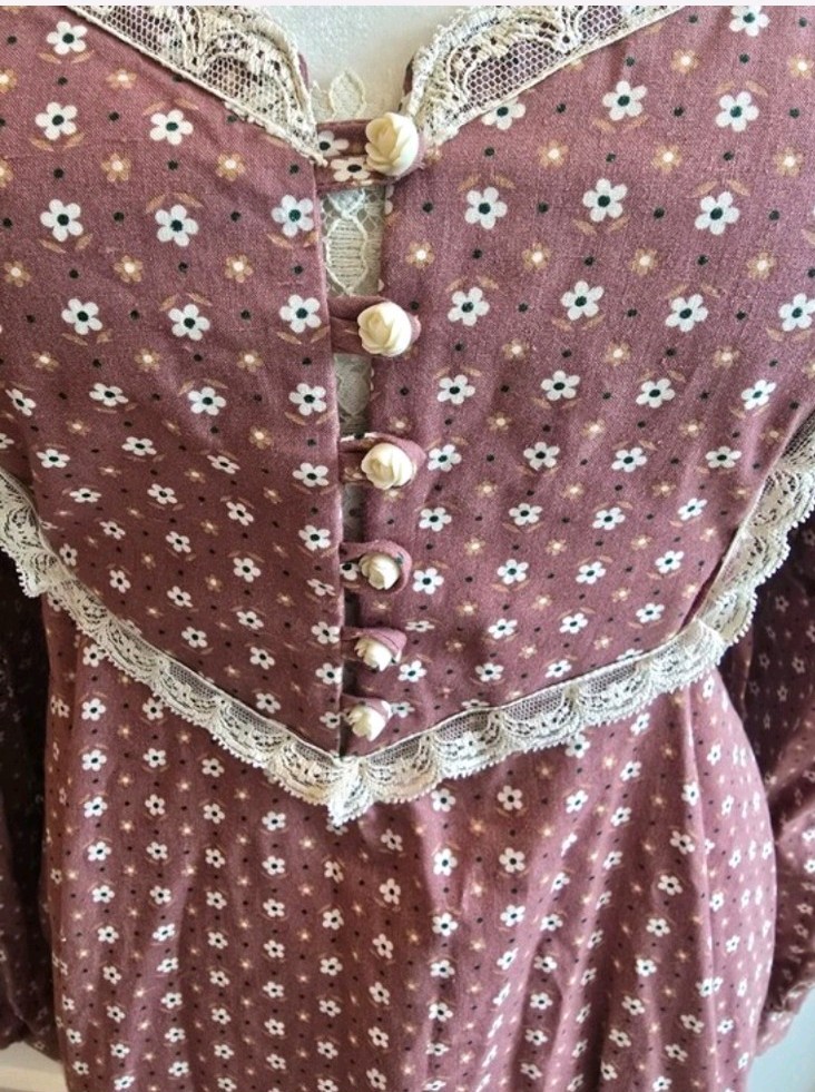 Gunne Sax Vintage Long Sleeve Floral Prairie Dress in Dusty Rose, Size 9