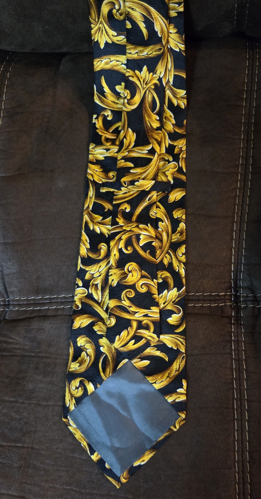 1990s Rare Vintage Black and Gold Tie!❤️