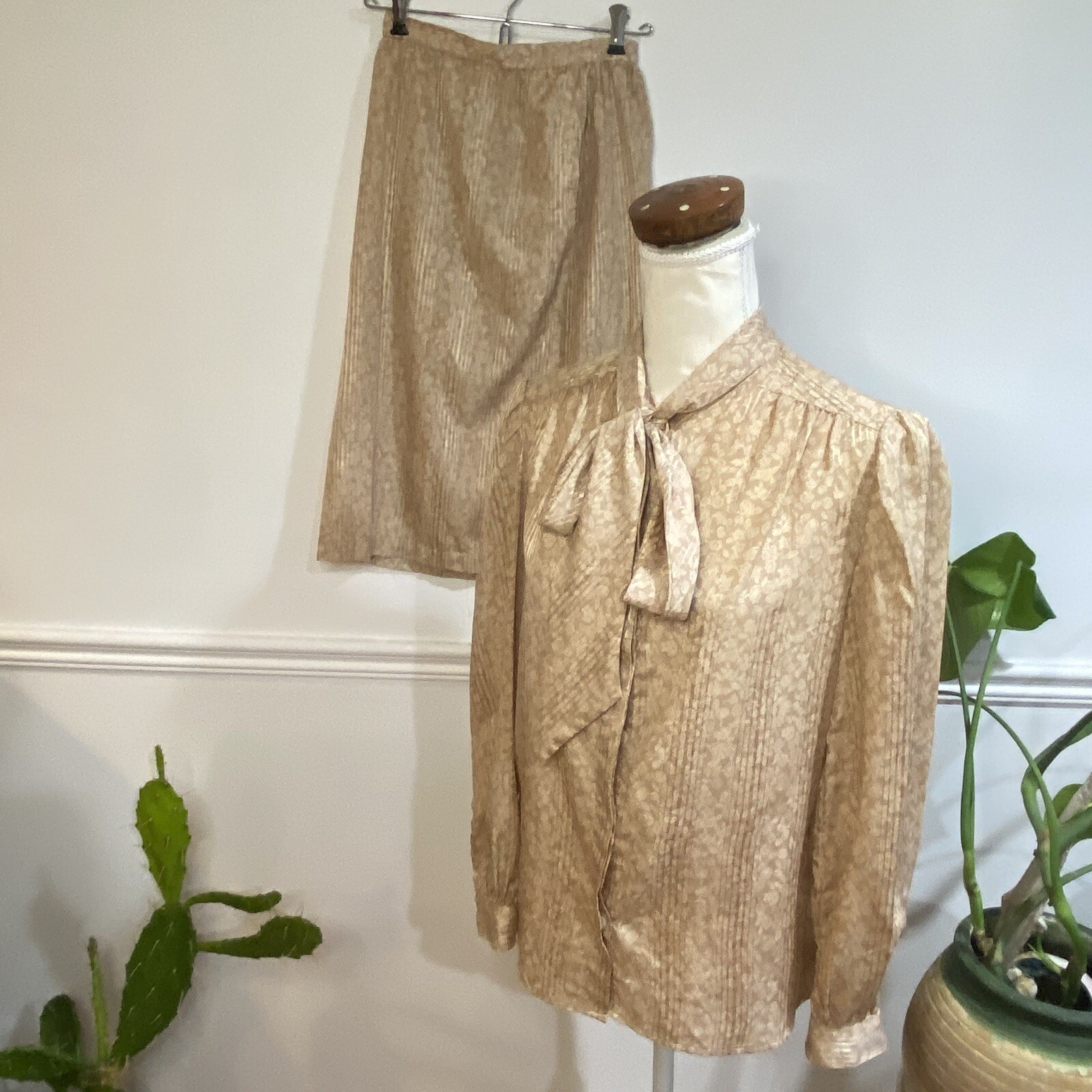Vintage 80s Evan Picone Petite Blouse Skirt Outfit Womens XS Sheer Beige Satin