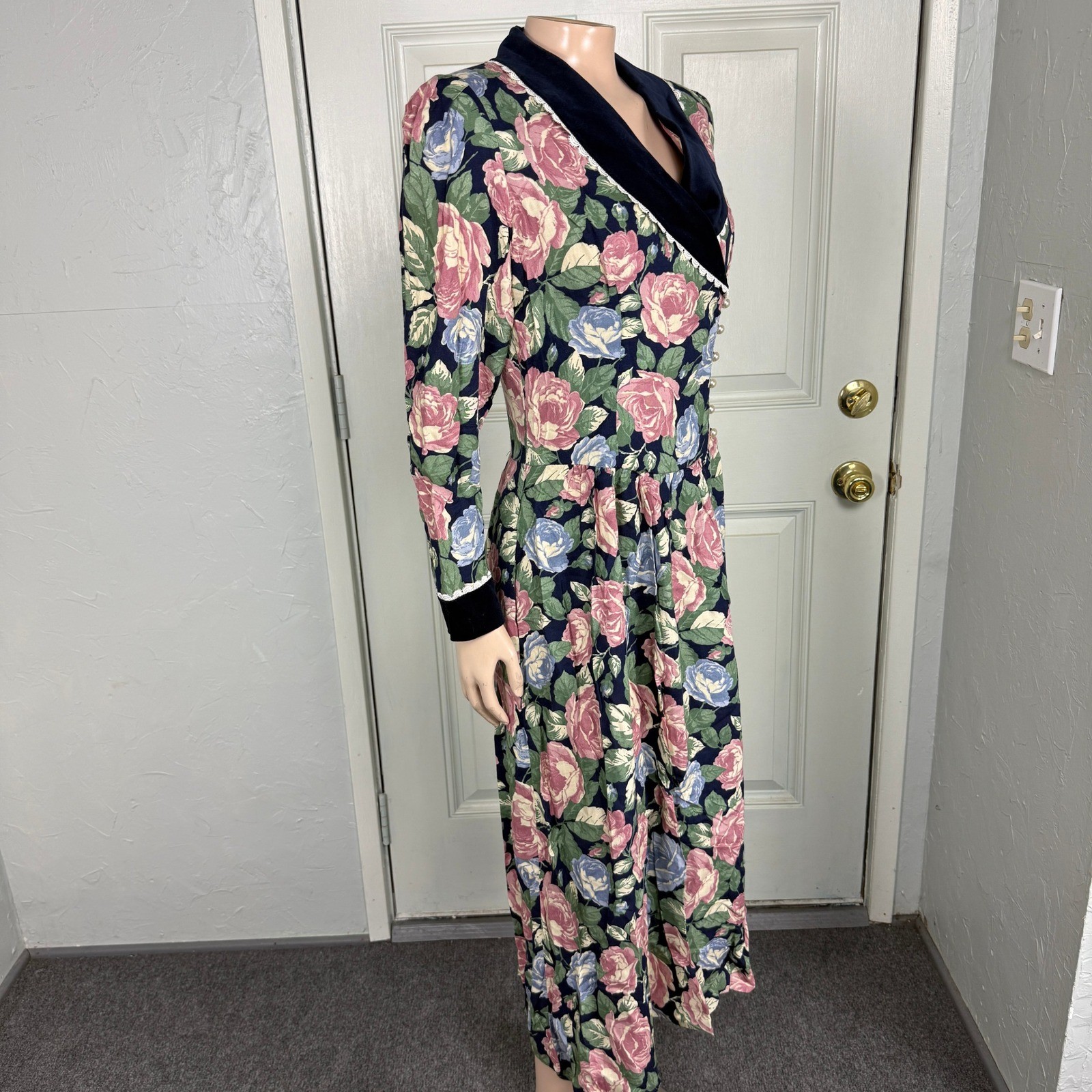 Vintage 80s 90s Lanz Dress 6 Floral Rayon Velvet Long Sleeve Button Party A3-22